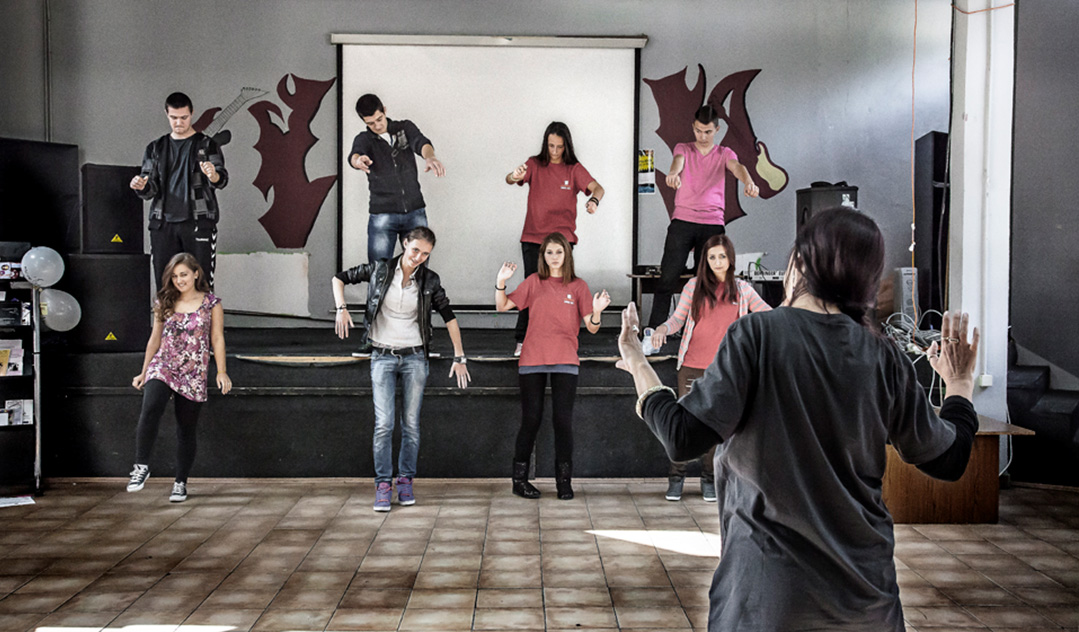 Nela Antonovic of Teater Mimart working with the youth theatre group at Srebrenica Youth Centre as part of Cultural Pump Up Festival, September 2013.