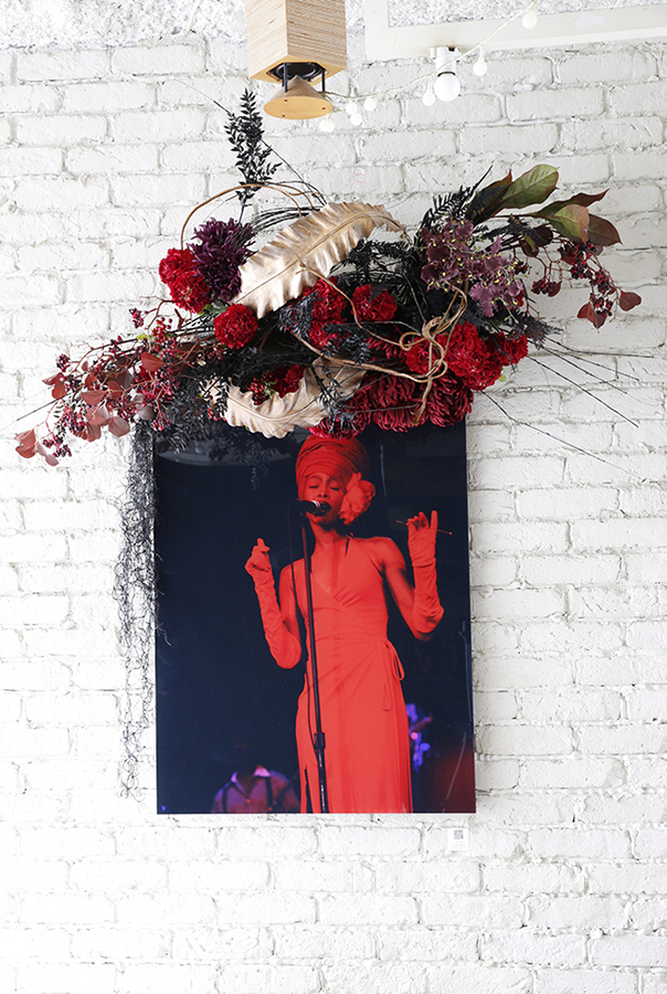  New York Before Zeros vol.1  Photo Exhibition @ Suzu Cafe 9/26-10/24/2014  Erykah Badu Photo w/ Mami Yamamoto Flower decoration    
