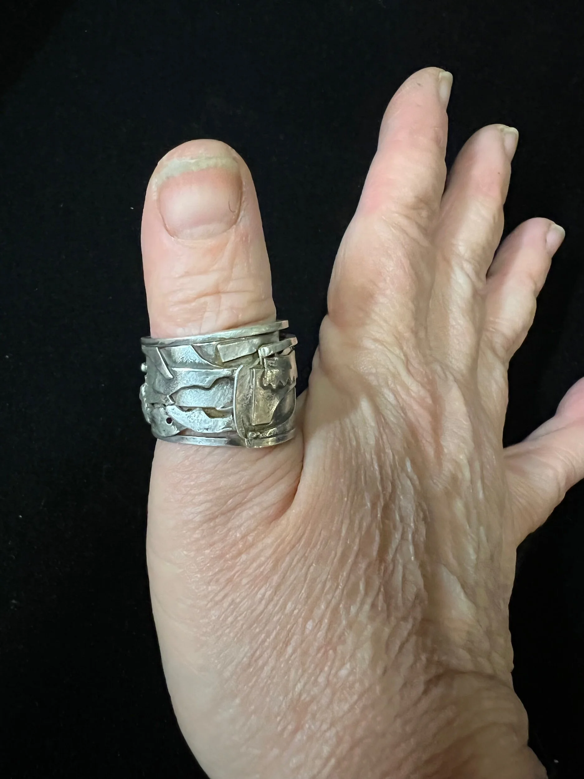 F4B9BB71-FBAA-48C2-9E08-5C7F72A5963D