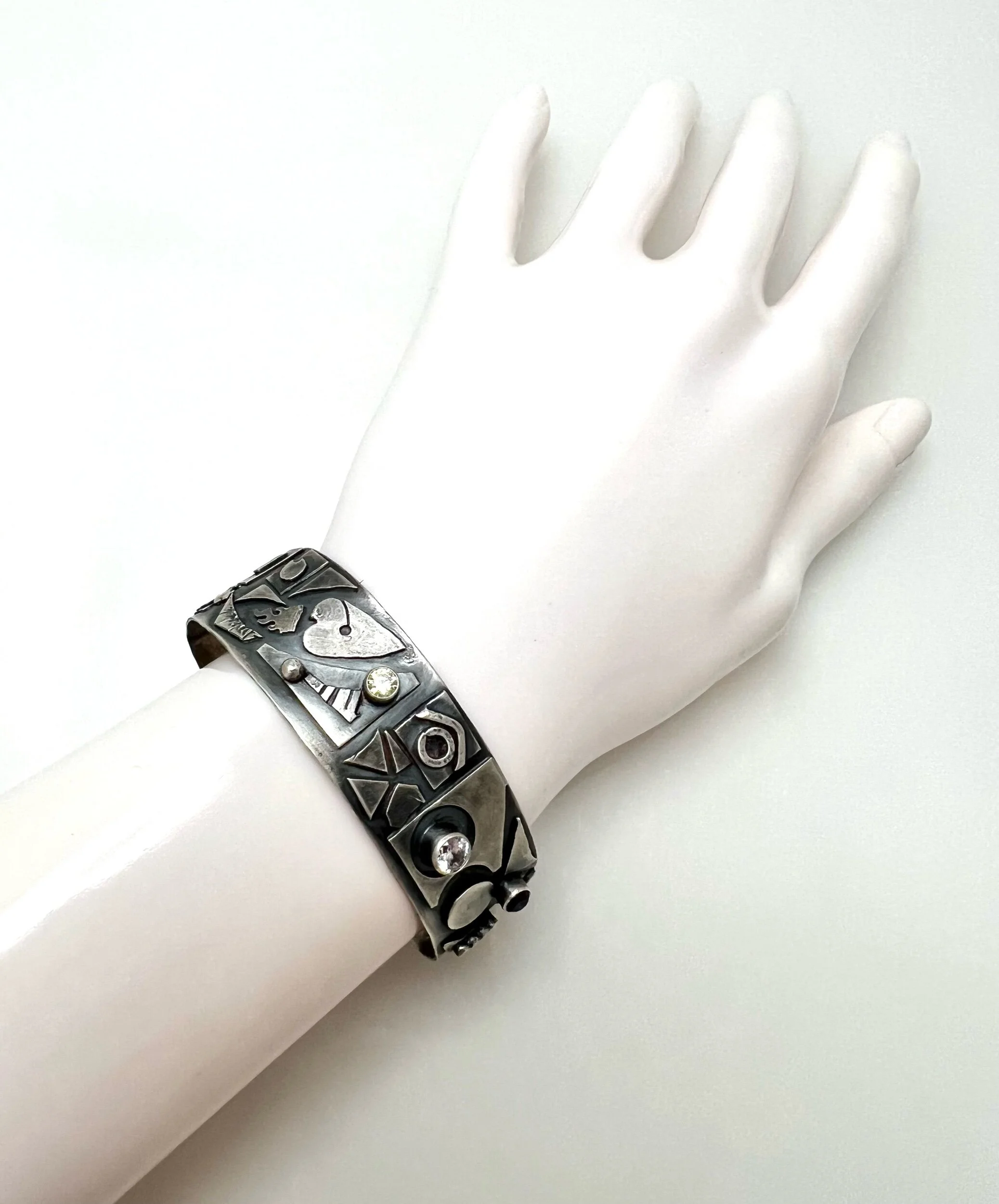 1710A198-21F9-4033-9E0B-7CC5CC1ED598