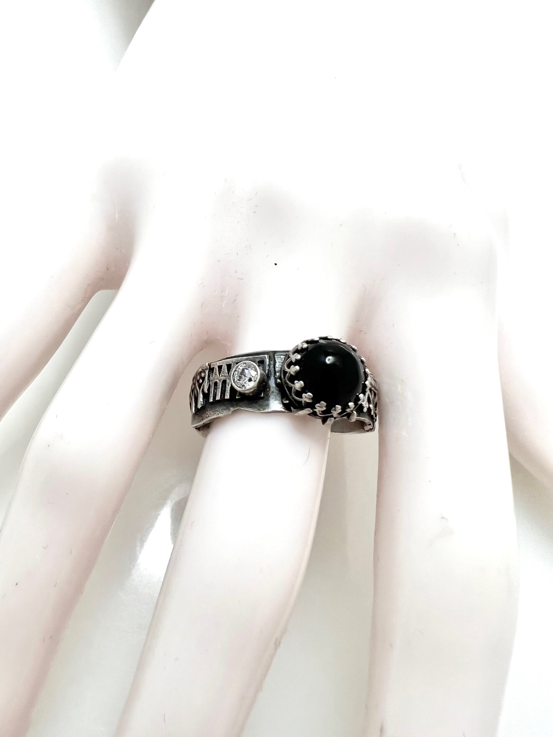 AE65F8CB-7344-4364-8459-6271C1A05EED