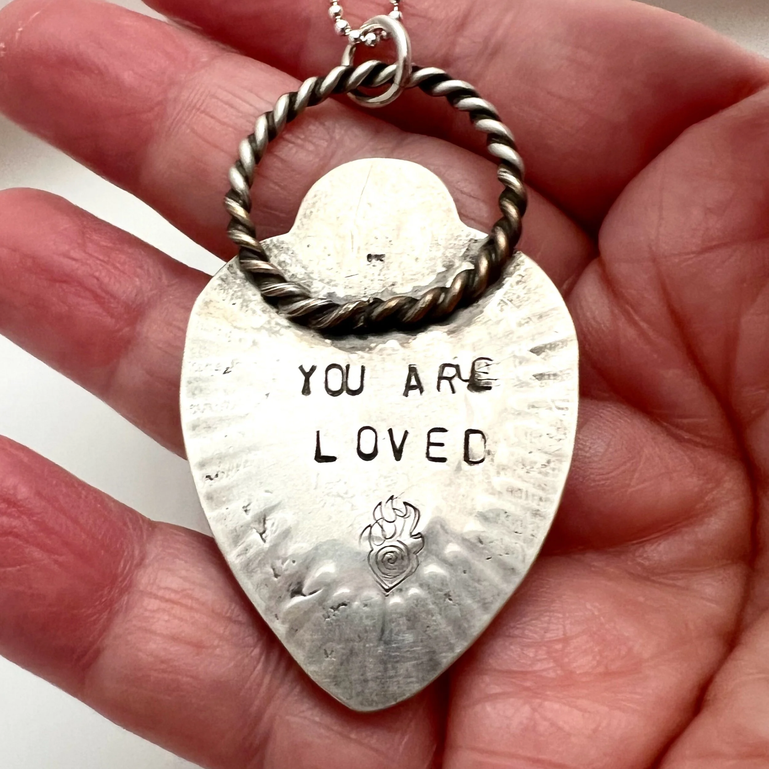 EE2AF12B-9CC0-4F53-AA9E-12142D5493EC