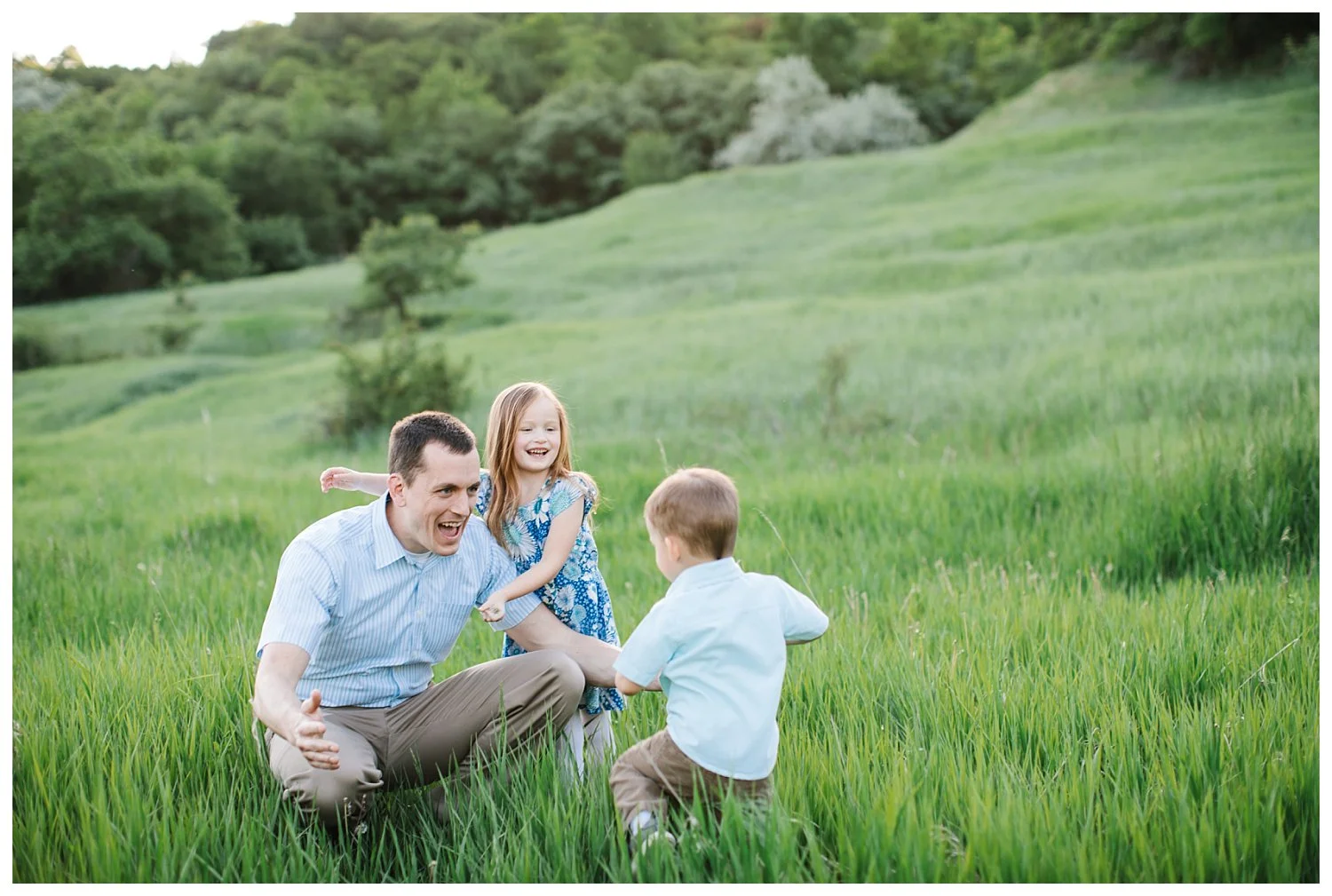 Northern Utah Family Photographer - Beautiful meadow and lake family sesison in Layton Utah