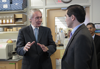 Senator Markey speaks with Dr. Dan Barouch about the research being done at the Center for Virology and Vaccine Research.