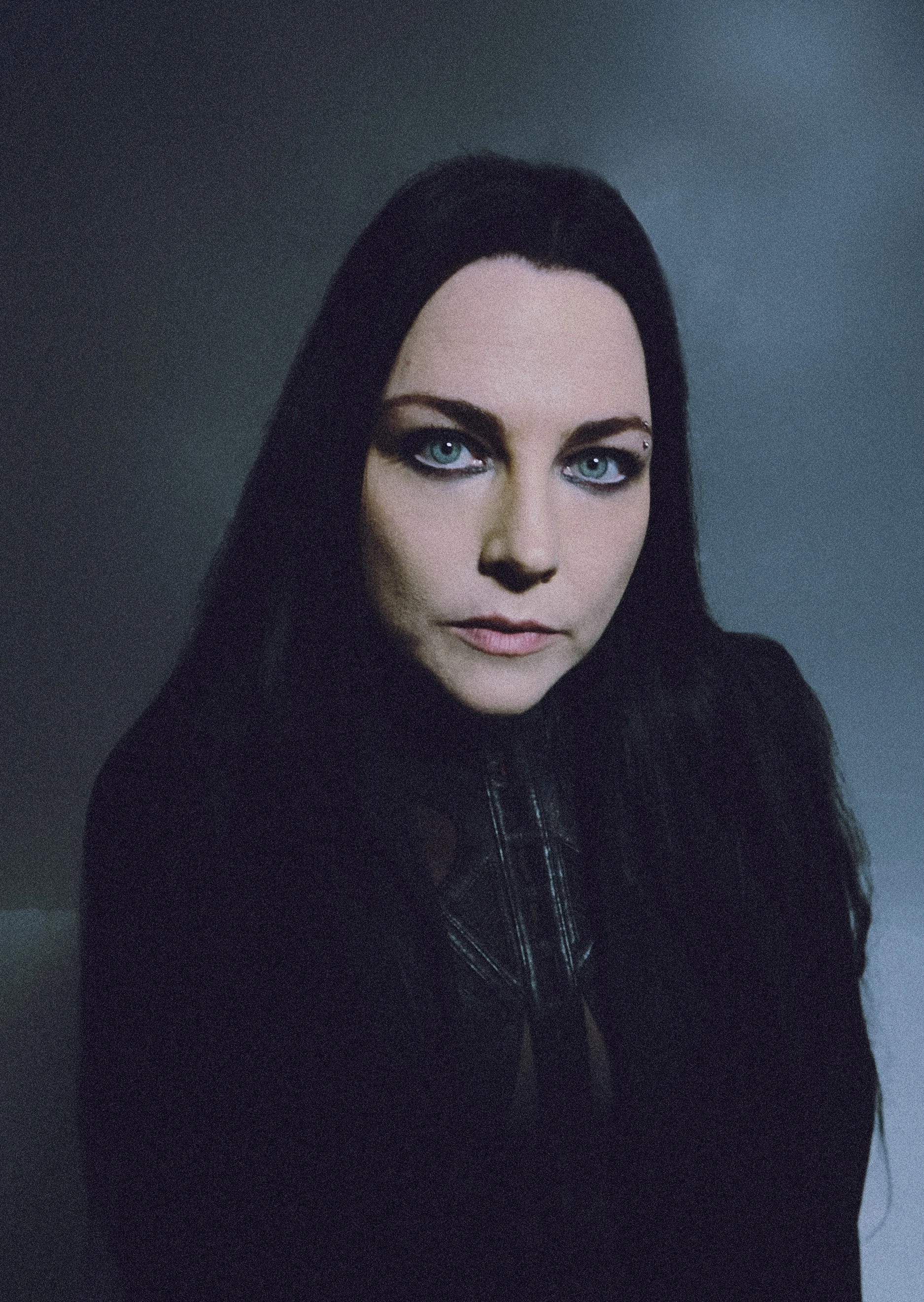EVANESCENCE7885.jpg