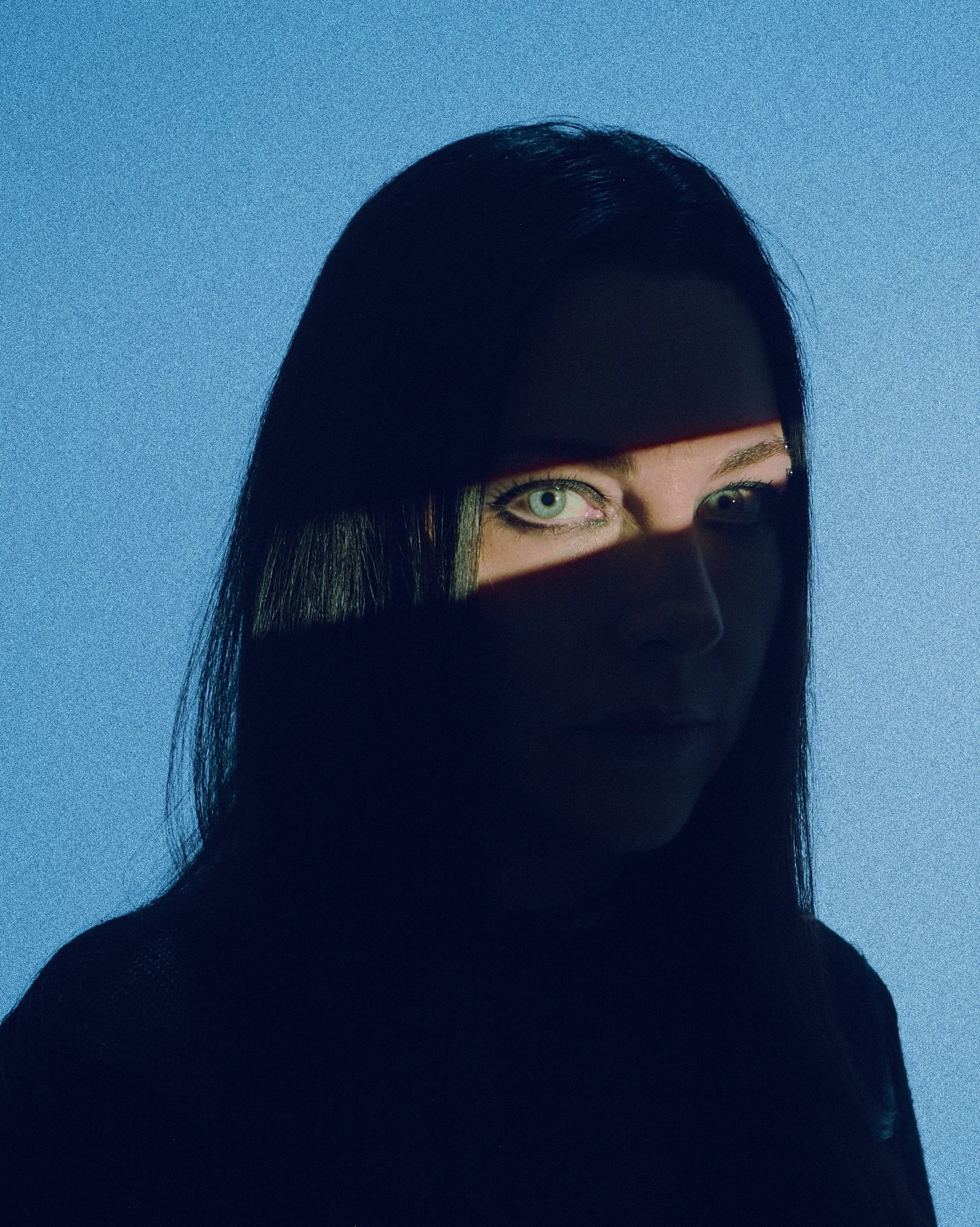 EVANESCENCE7466 1.jpg