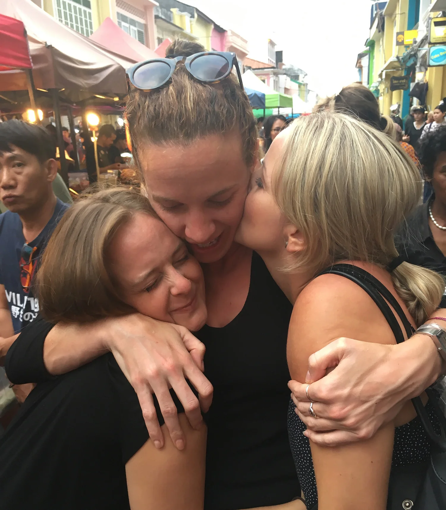 Kisses in Phuket