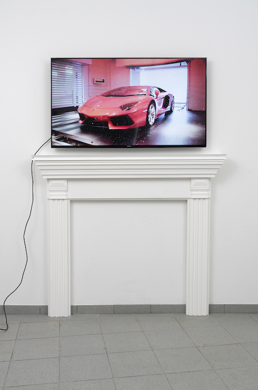 Untitled (Sky Garage), 2014, HD video, 2:45 min and Mantel III, 2017, Styrofoam, MDF, chalk paint, 130 x 150 x 20 cm 
