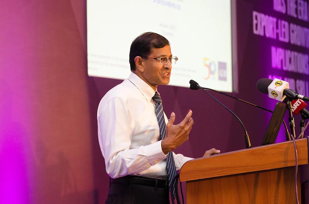 Dr Ganeshan Wiganaraja delivers public lecture : Is the era of export-led growth over?