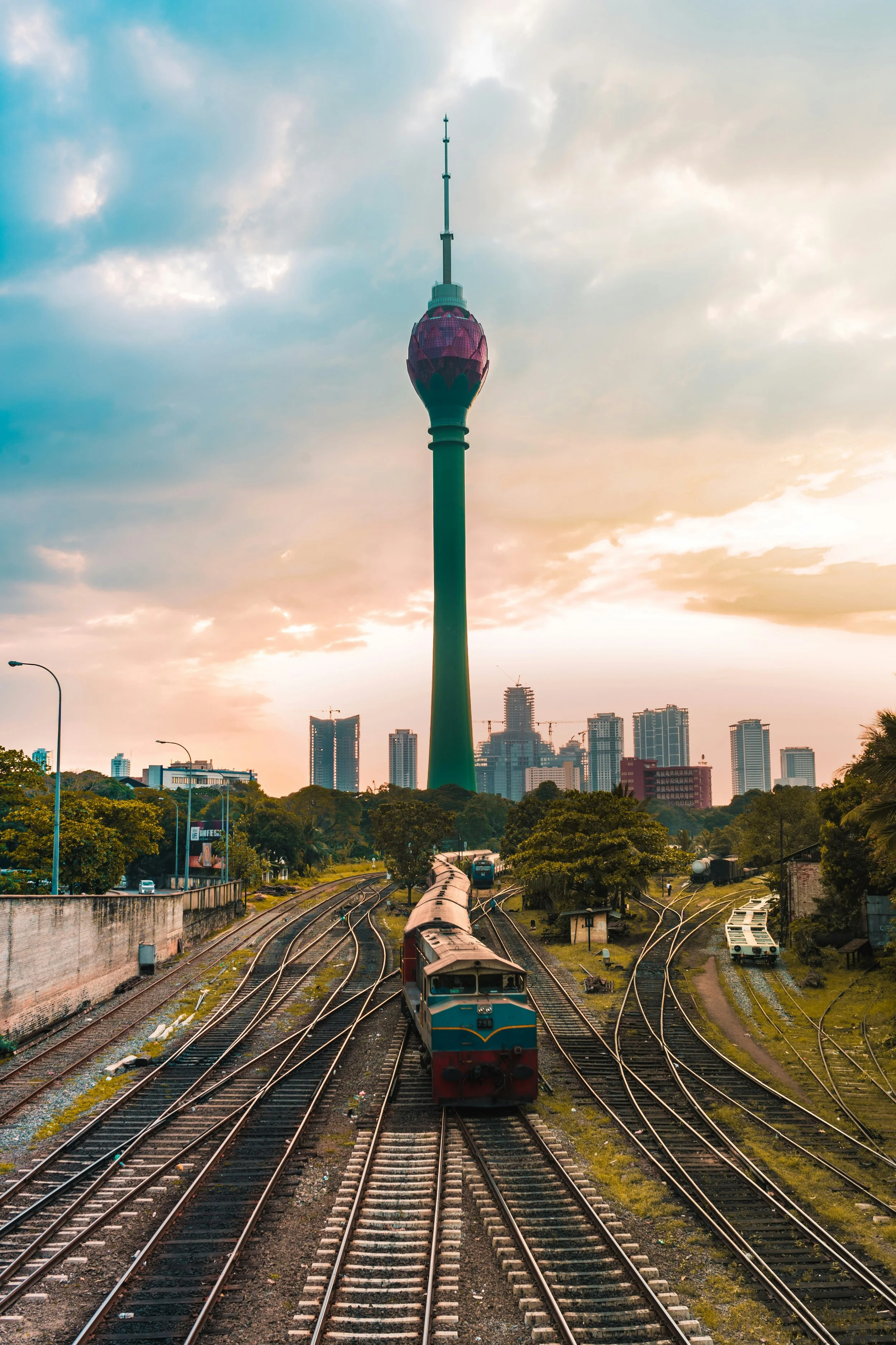 tharoushan-kandarajah-KtDXt7DyfVM-unsplash.jpg
