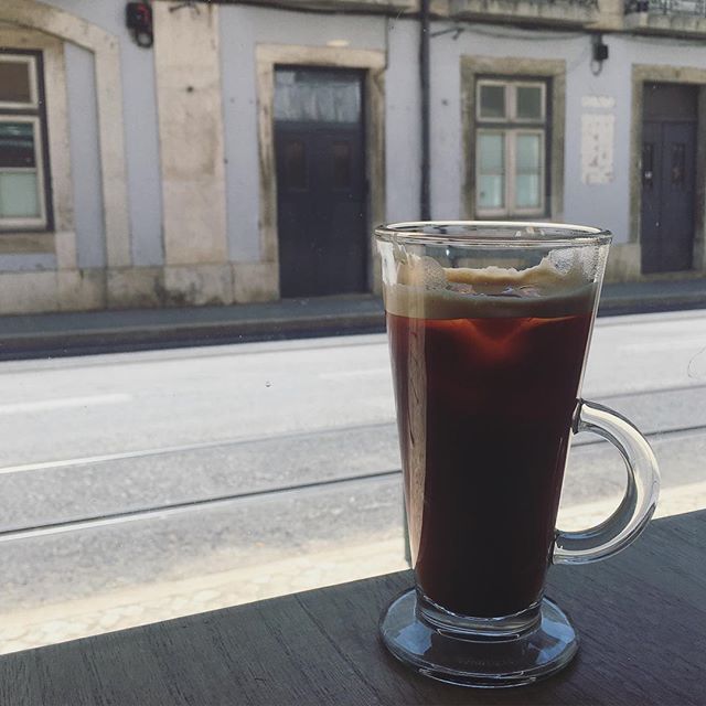 If the heat is too much for you, take a break and enter our #OrganicRestaurant #FilhoDaM&atilde;e for a refreshing #IcedAmericano 
______________________________________________
#TravelPortugal #GreenTourism #EcoTravelDiary #EcoBnB #CasaDoMercadoLisb