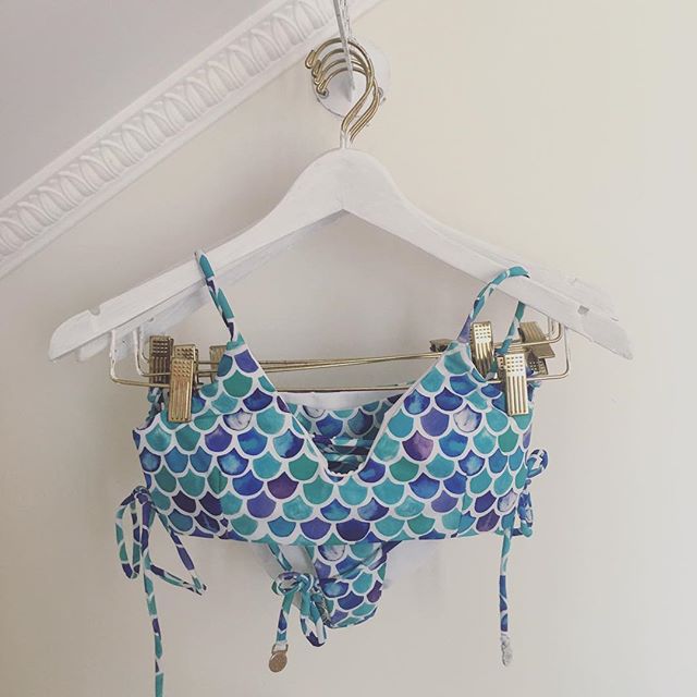 Don't forget to pack your swimsuit!!!
#LisbonPortugal is home to many many amazing beautiful beaches ☀️
#CasaDoMercadoLisboa is only a short 10 minute walk to the train station Cais do Sodre (this train takes you to the beaches of #Cascais, #Tamariz,