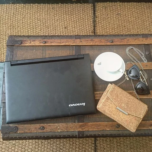 Come #EatAndDrink or #SurfTheInternet in our restaurant #FilhoDaM&atilde;e! 
Breakfast, Lunch, and Dinner are all served, and best part is that it's #AllOrganic 💚
Photo credit: @betseylynnestyle