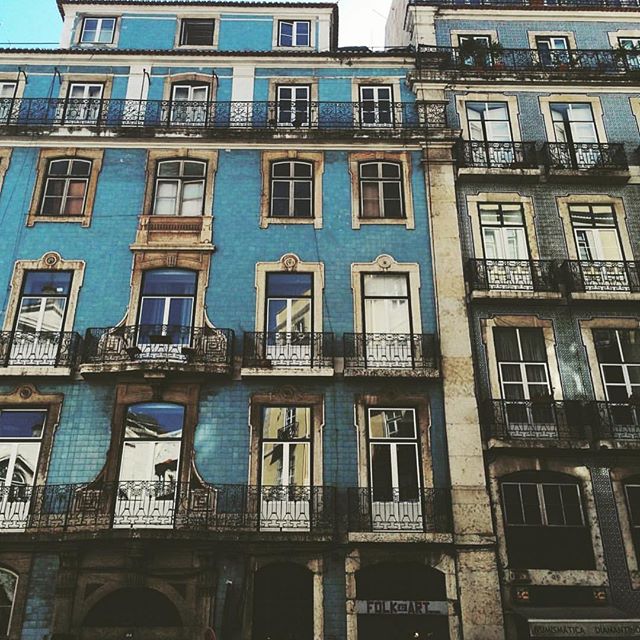 #Lisbon is full of beautiful #Architecture! Come stay with us at #CasaDoMercadoLisboa in #BarrioAlto and expierence this amazing city full of history and beauty!
Beautiful photo @jerica.marie