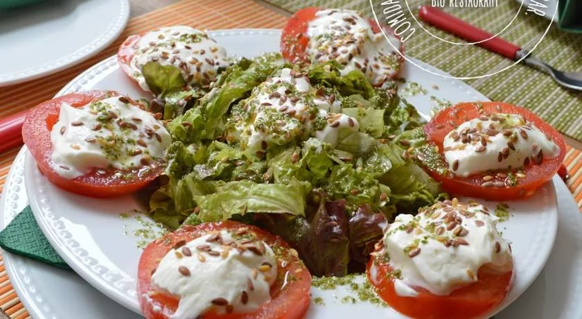 Casa Do mercado - organic restaurant - eco travel - florum fashion magazine - noelle lynne