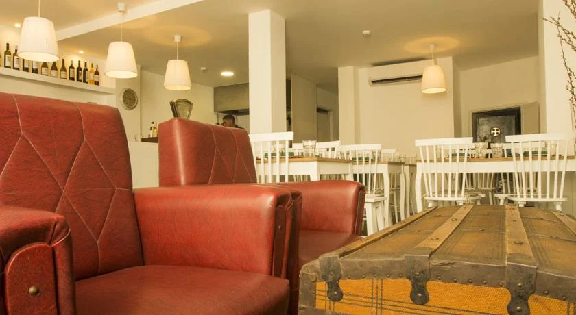 Casa Do mercado - organic restaurant - eco travel - florum fashion magazine - noelle lynne