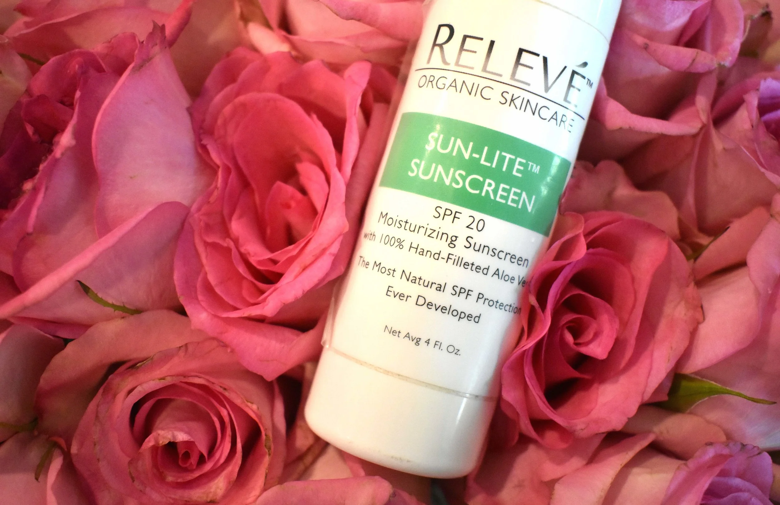 Florum Fashion Magazine - Essential non toxic skincare makeup beauty - Noelle Lynne - clean natural organic vegan cruelty free -roses04.jpg