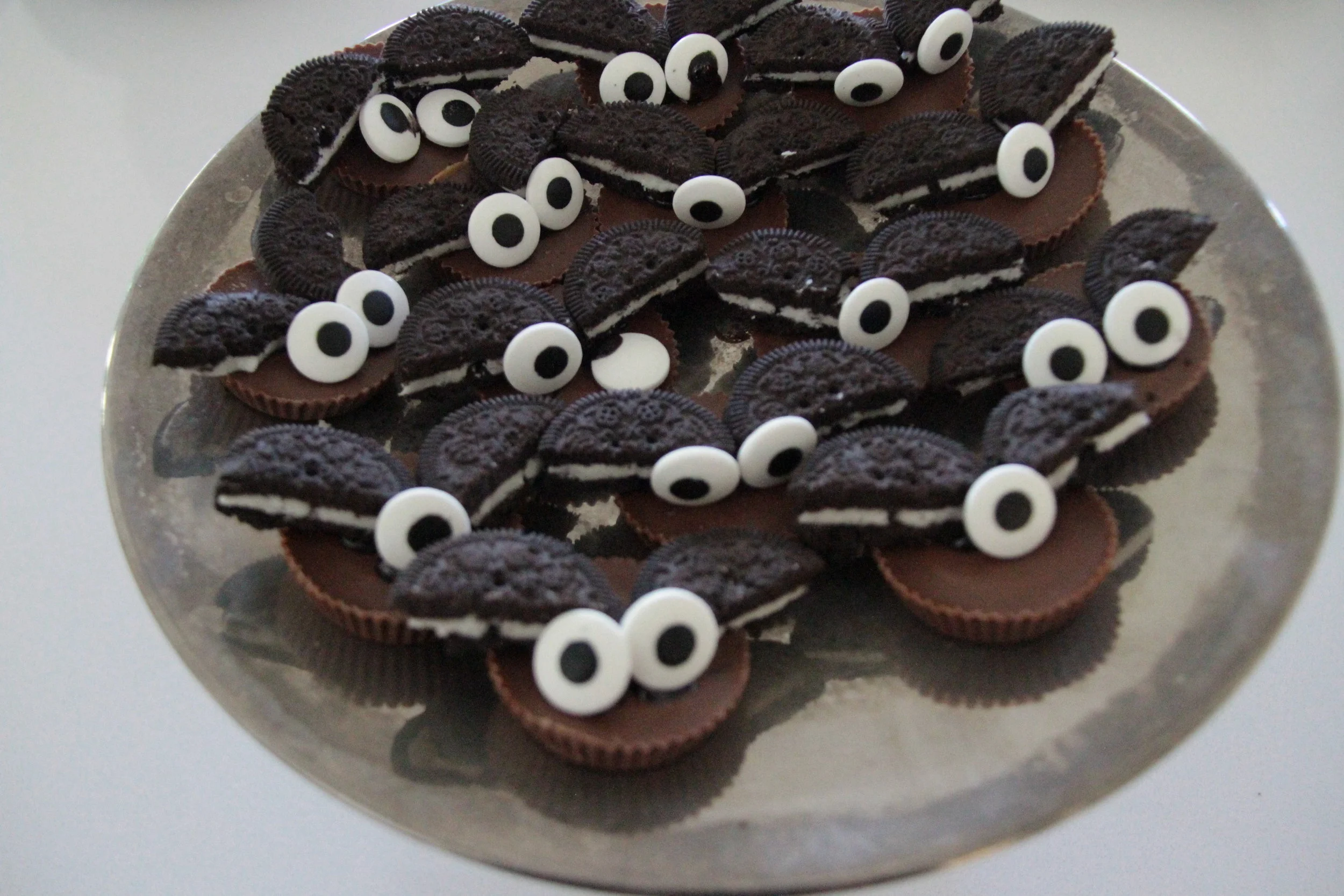 Halloween Party Ideas Bat oreo cookies - gluten free vegan chocolate Noelle Lynne Florum Fashion Magazine