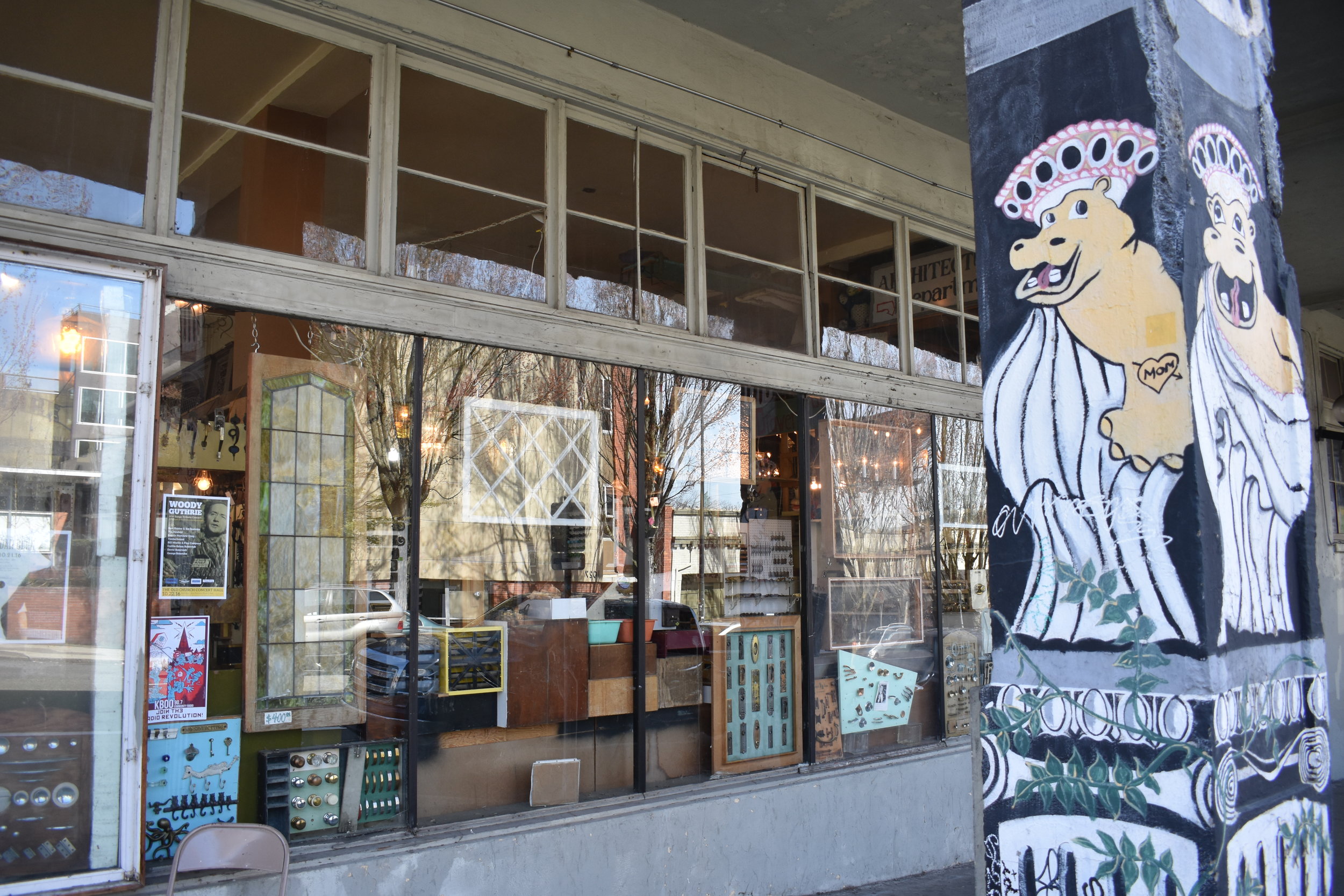 Hippo Hardware in Portland Oregon near Jupiter Hotel photographed by Noelle Lynne for Florum magazine - vintage home fixtures