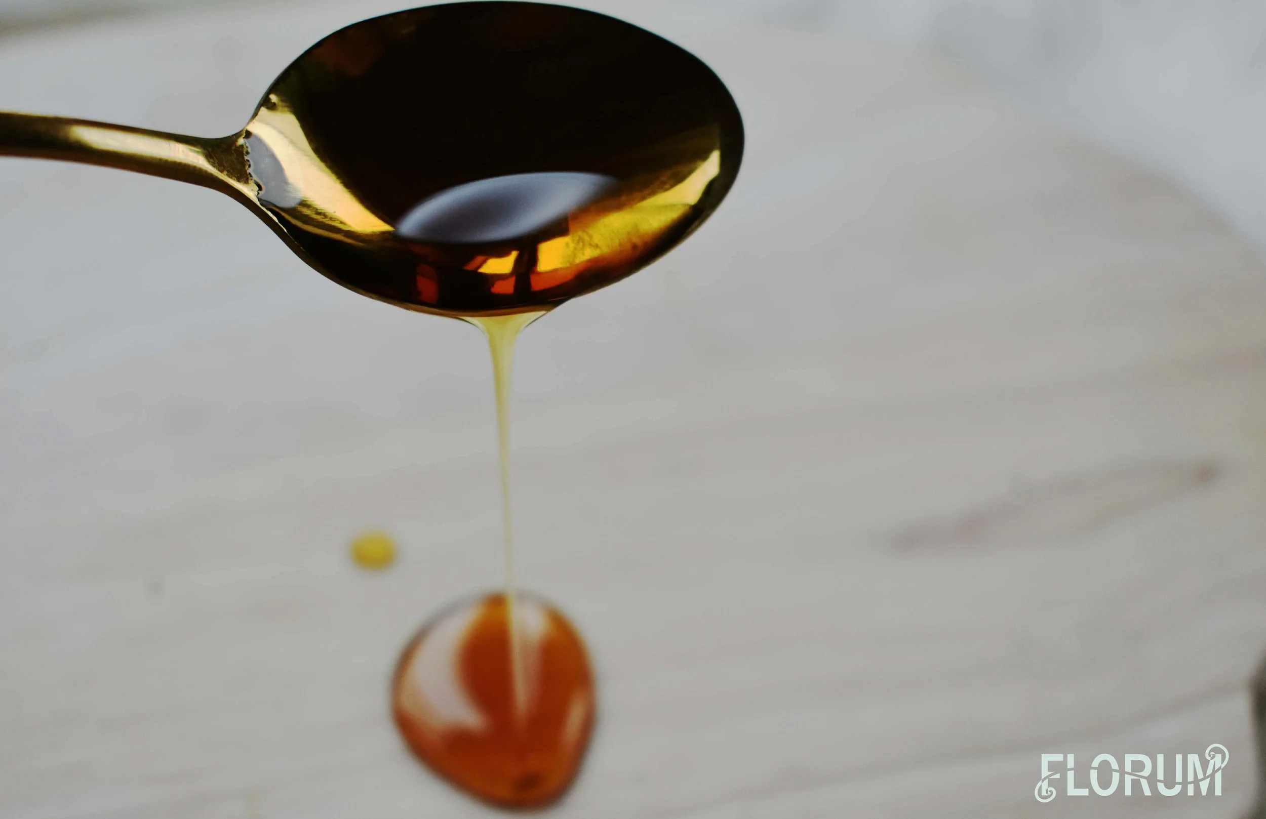 5 ways to get rid of acne naturally photographed by Noelle lynne for Florum Fashion Magazine - Green Beauty with organic ingredients for non toxic skincare03.jpg