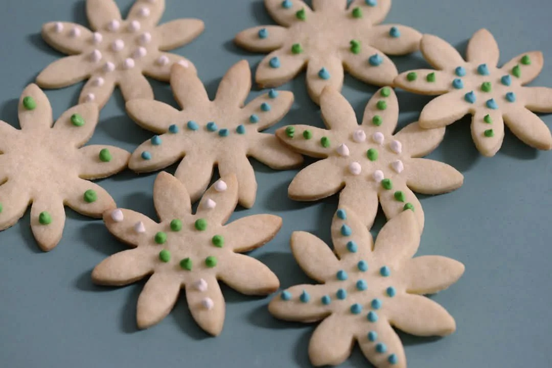 sugarcookiesonblue2.jpg