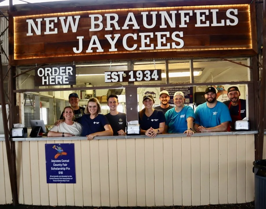Night ONE of the @comalcountyfair and the Turkey legs were flying! 🍗🎡🎟️

Thank you to everyone who volunteered and to our supporters who stopped by for some fair food! 

See you tonight for a Brezelwurst and a smile!