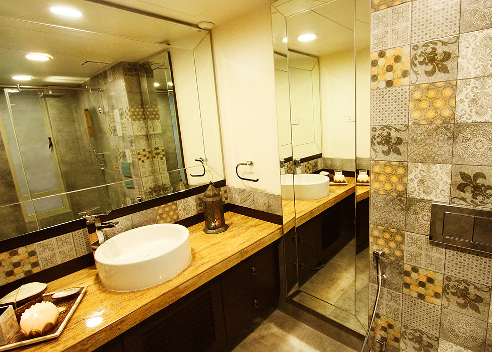 NDA-lodha04_bath_IMG_6318_mid-res.jpg