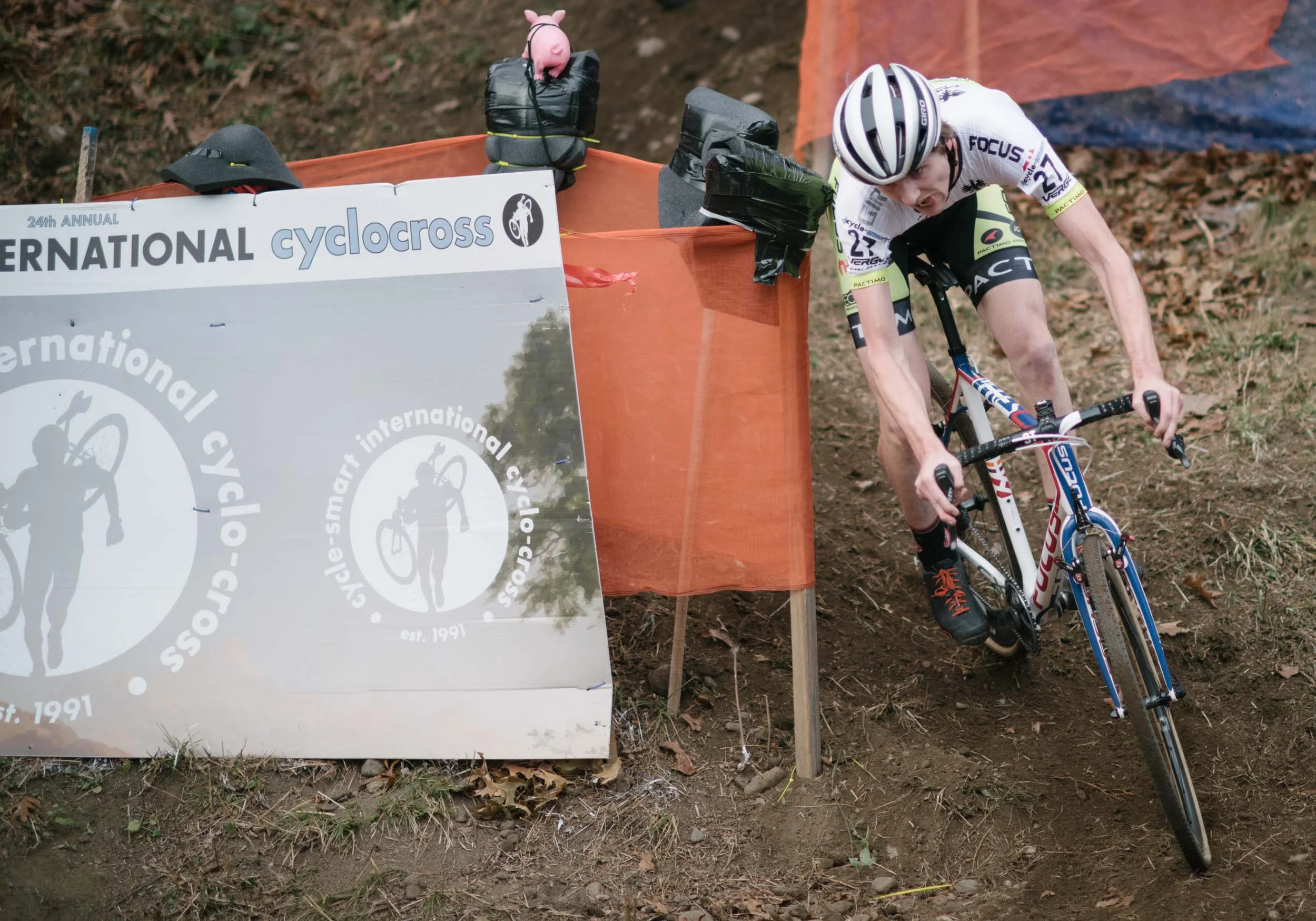 Jack Kisseberth clears the technical descent, riding to a strong 10th place on Saturday and Sunday in the pro 1/2. 