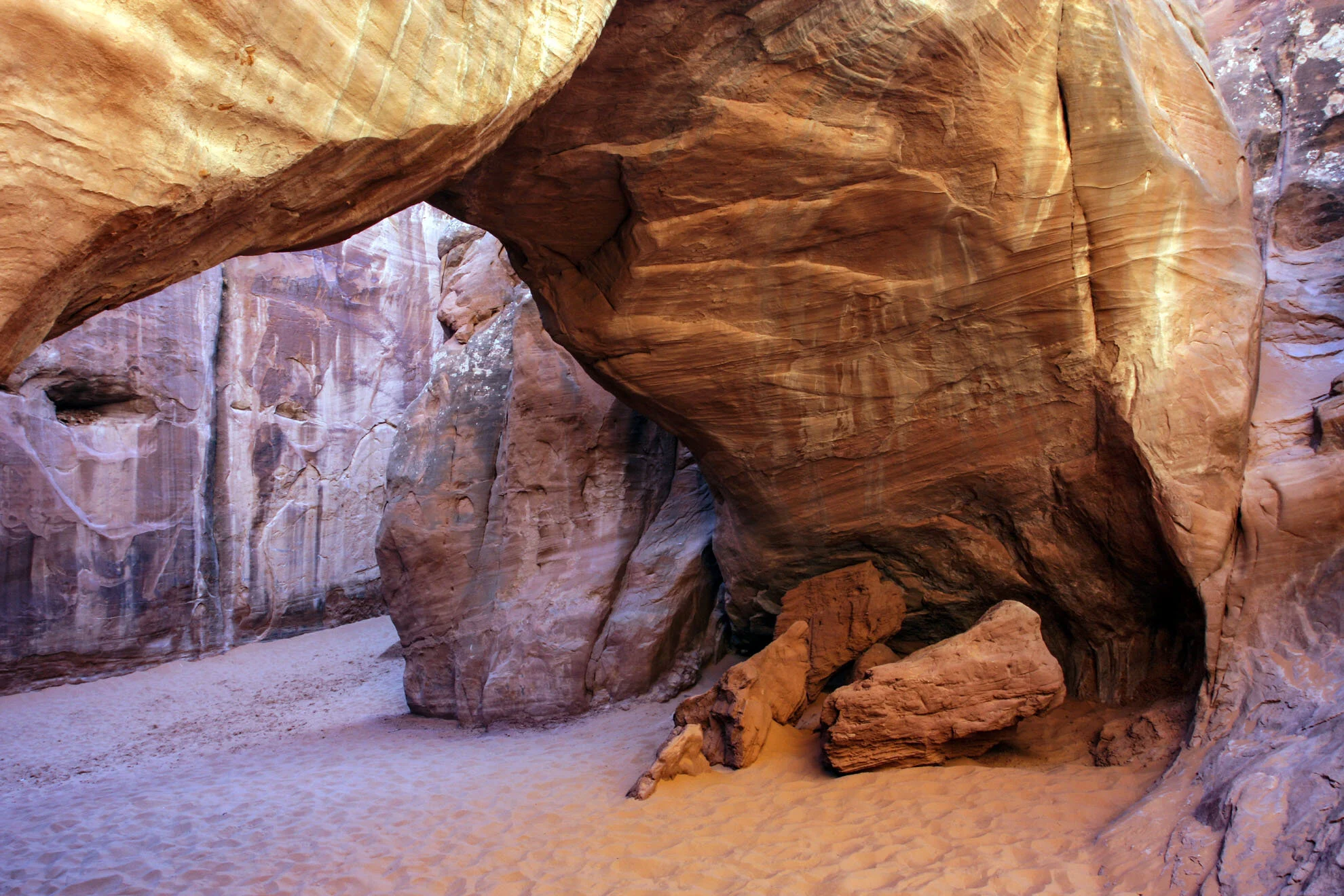 Sand Dune Arch, Utah Gary Anthes Archival print 16 x 24 in. No. 1 in signed edition of six prints Click image to enlarge ⦿ Inquire