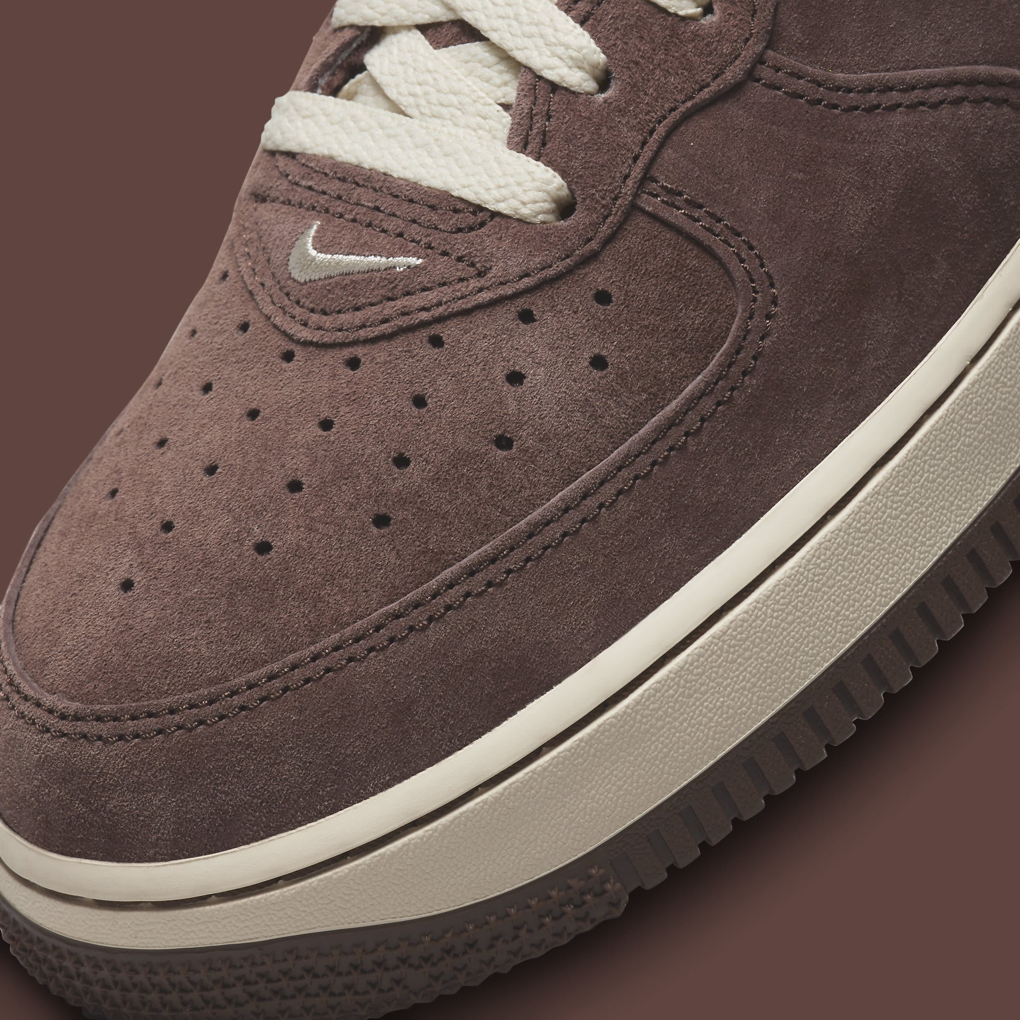 nike-air-force-1-mid-chocolate-dm0107-200-toe.jpg