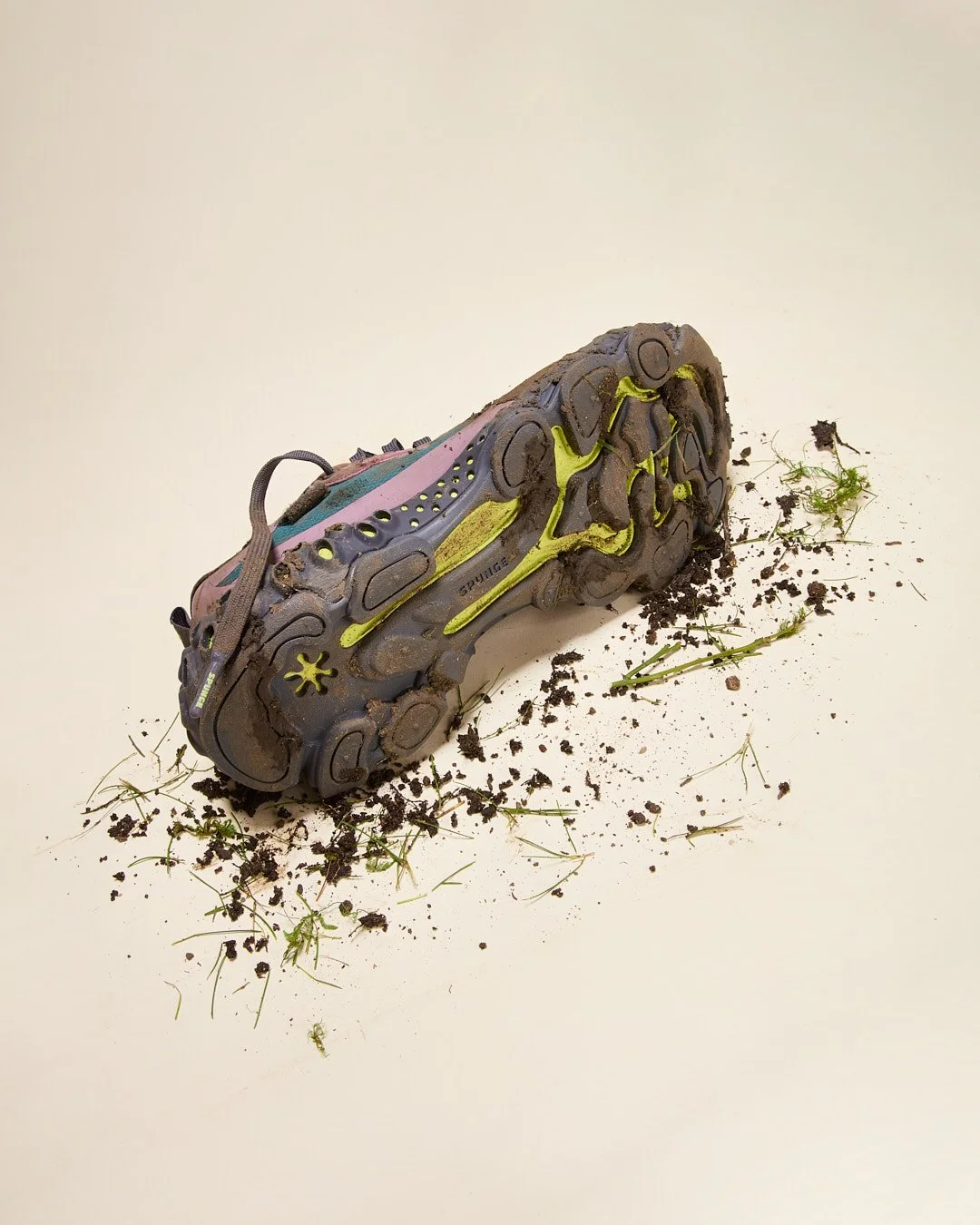 FW25_SPUNGE_OSMOSIS_DISTRESSED_HERO_SLAW-OUTSOLE.jpg
