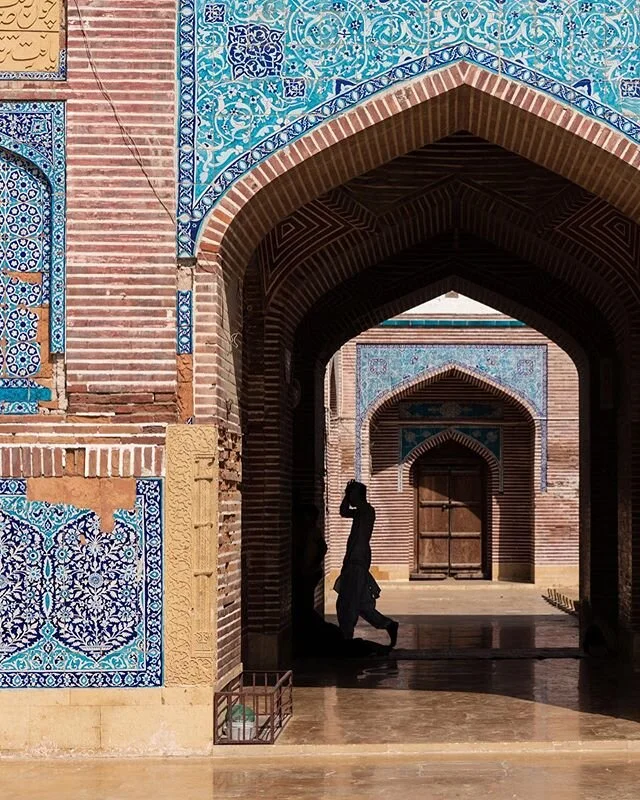 quarantine = editing photos of some of the most intricate tile work in South Asia
.
.
.
.
.
#mughal #safavid #timurid #pakistan #travelpakistan #everdaypakistan #passionpassport