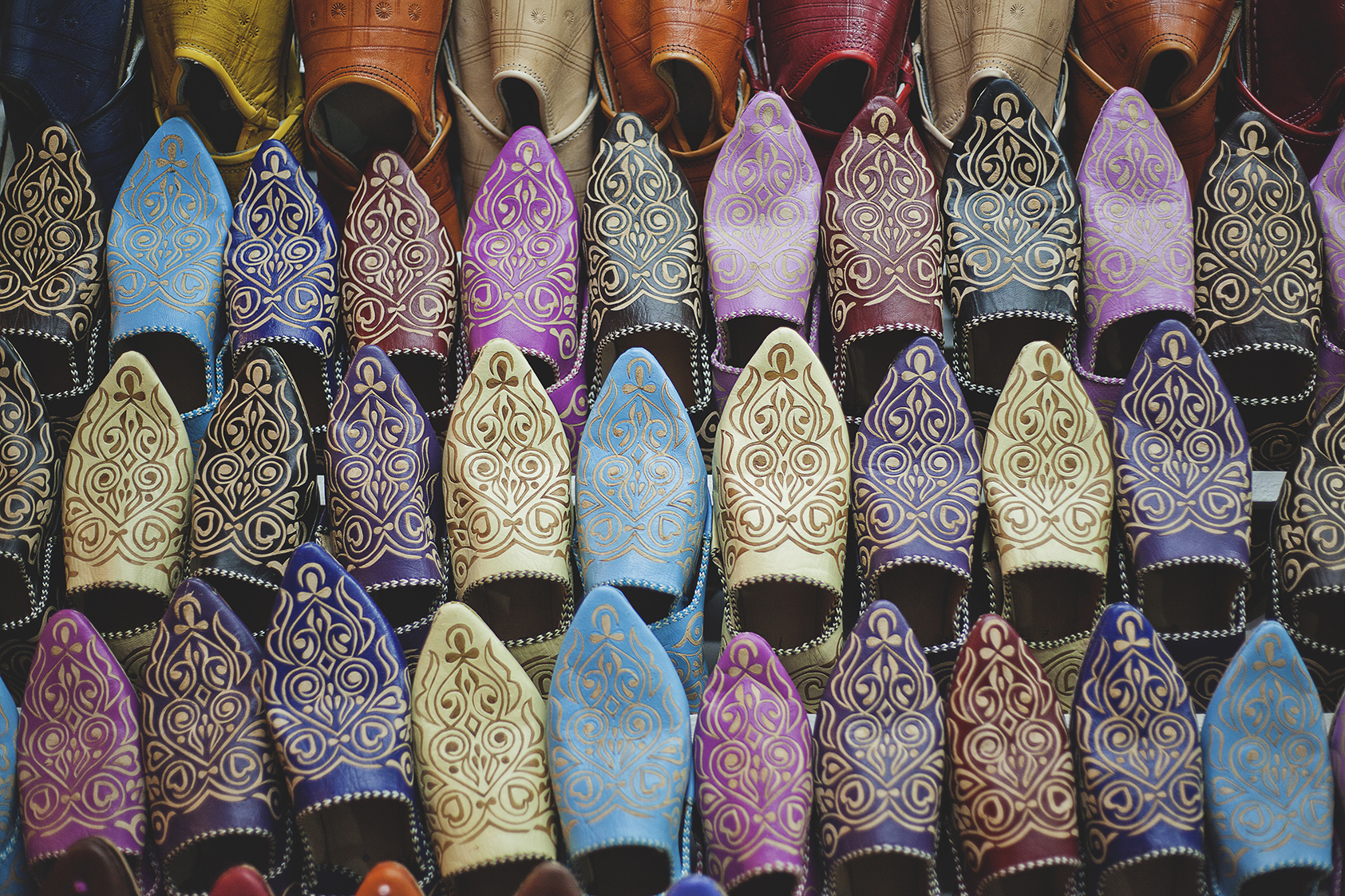 leather-slippers-on-sale-jemaa-el-fnaa-souk-marrakesh-travel-photographer.jpg