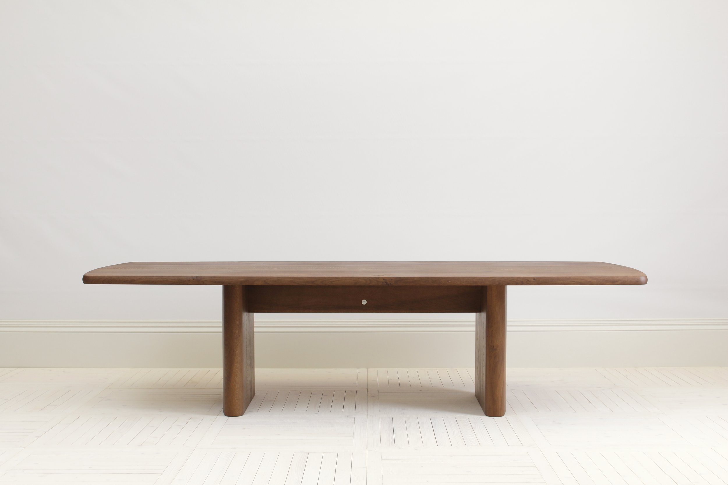 BYRON & GÓMEZ -PIPA DINING TABLE2.jpg