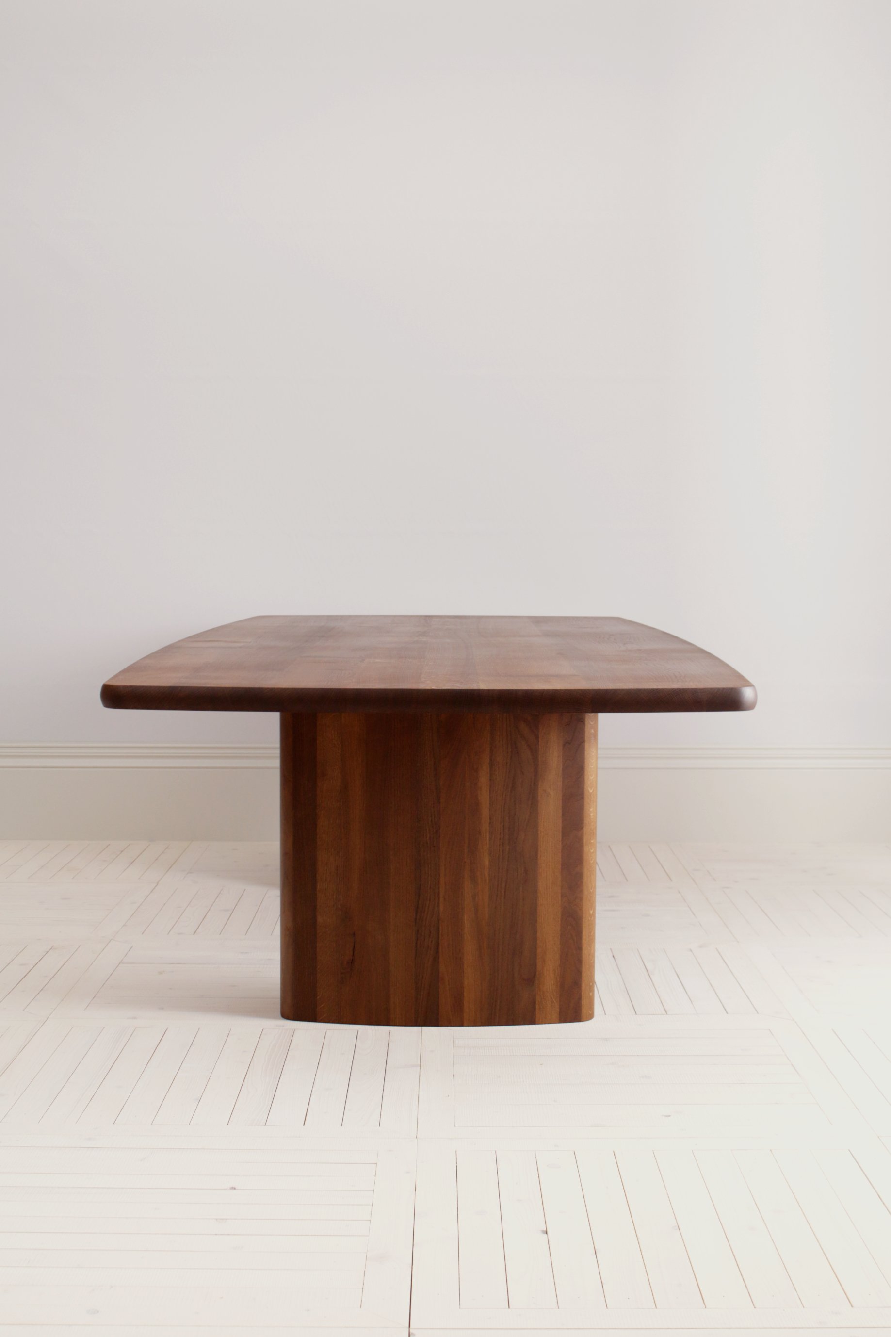 Byron & Gómez27Pippa dining table - Fumed Oak.jpg