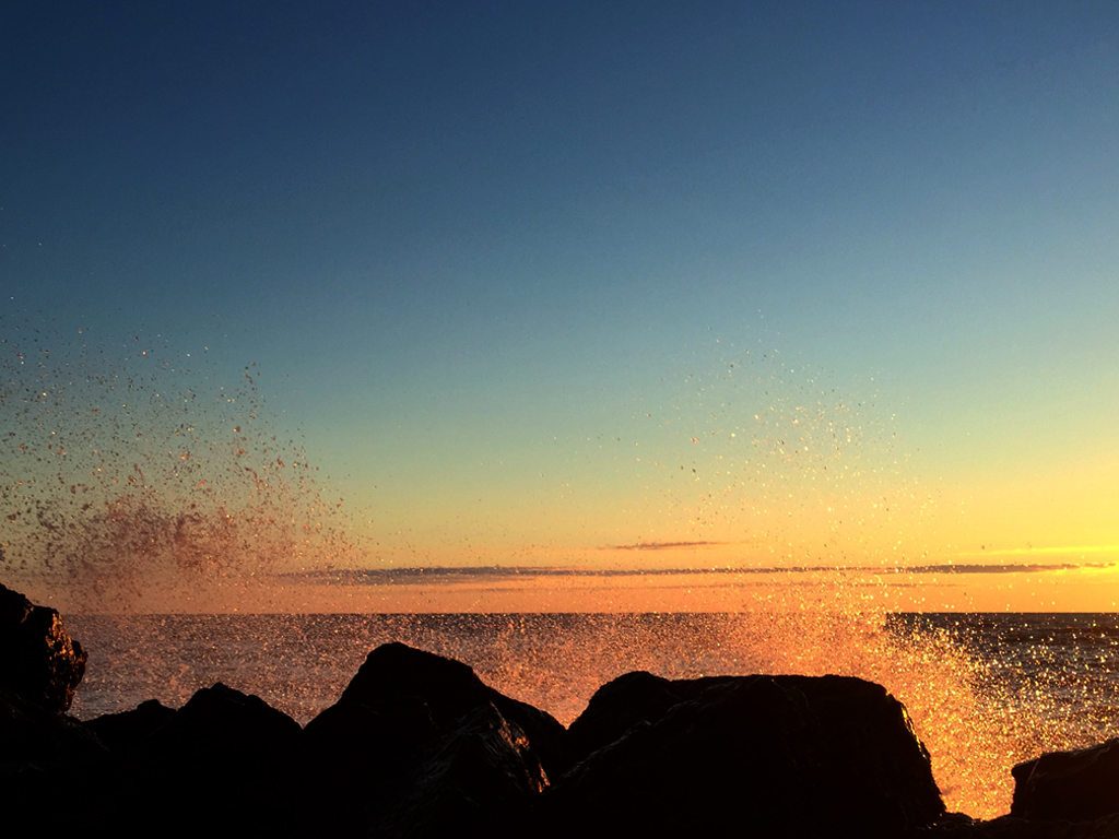 I see light is at peak performance when motion is involved…waves and light give us mesmerizing glimpses of splashing, shimmering light.