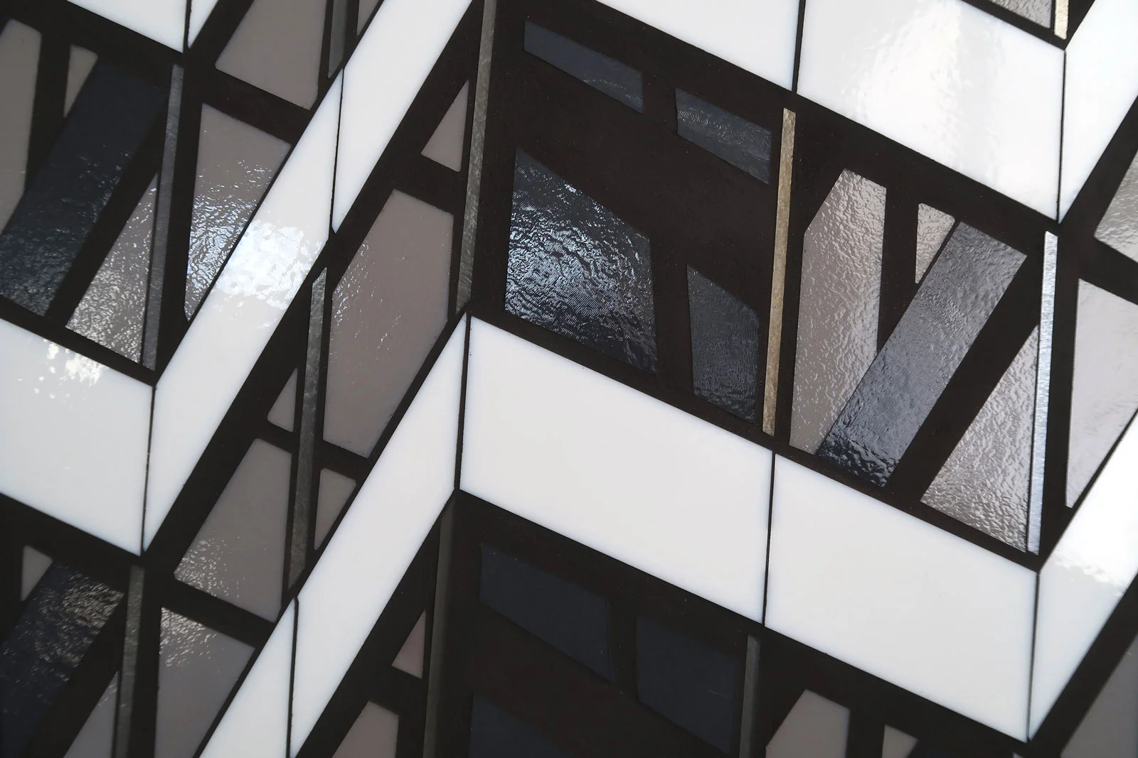 R1.54_shadow_detail_5513_WEB.jpg