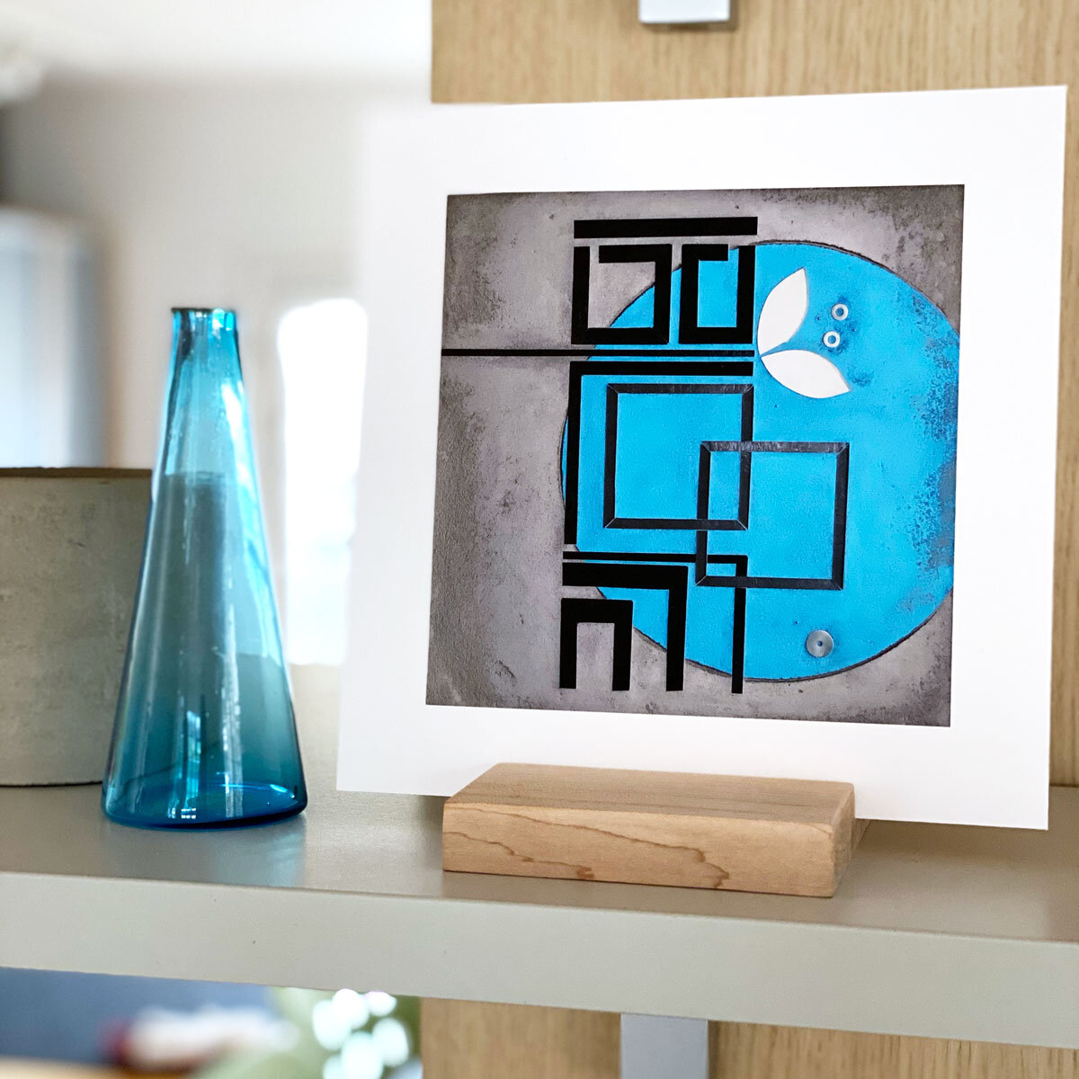 shelf-scene_3354-WEB.jpg