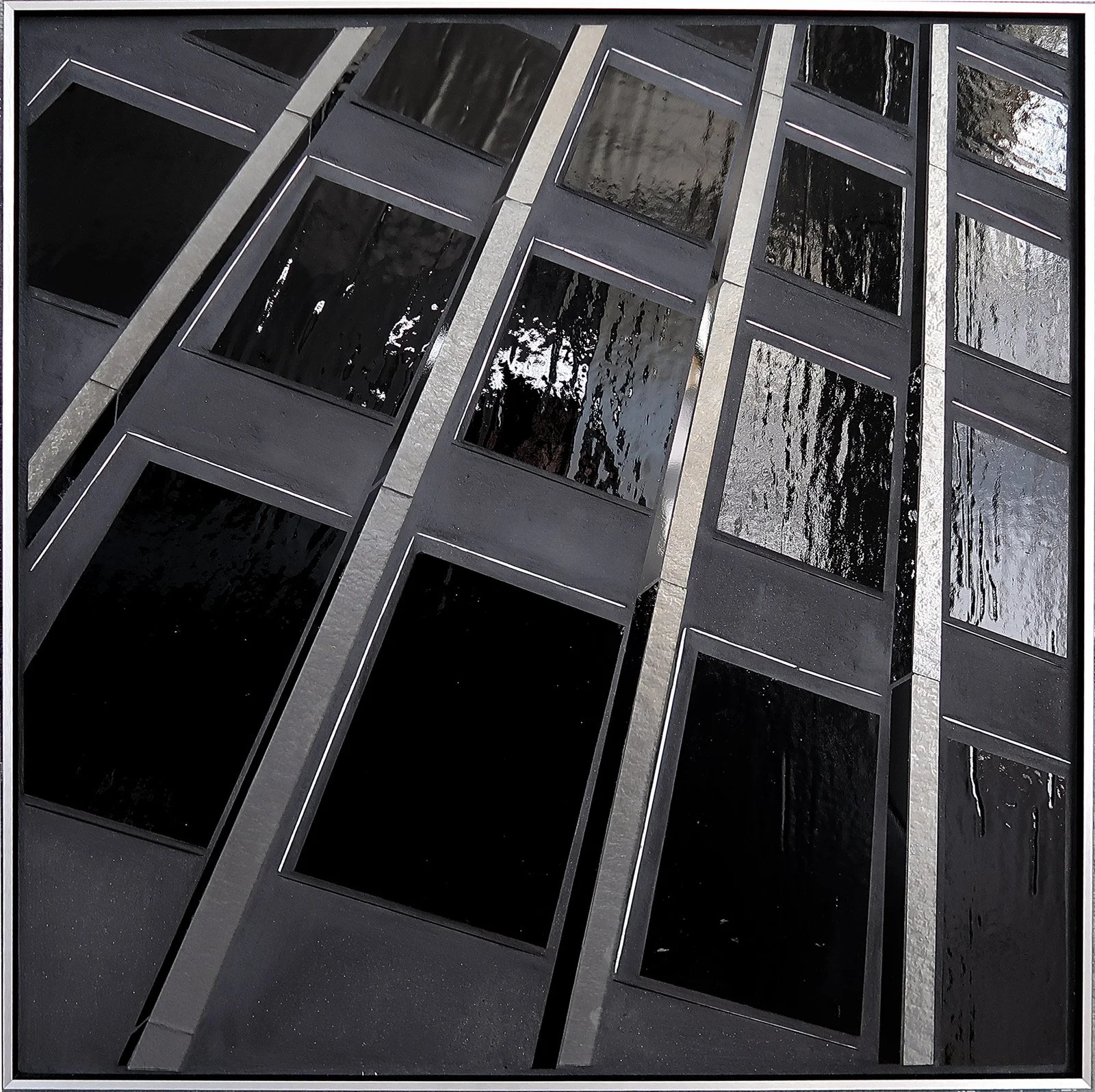R1.43_blackgrid_crop_WEB.jpg