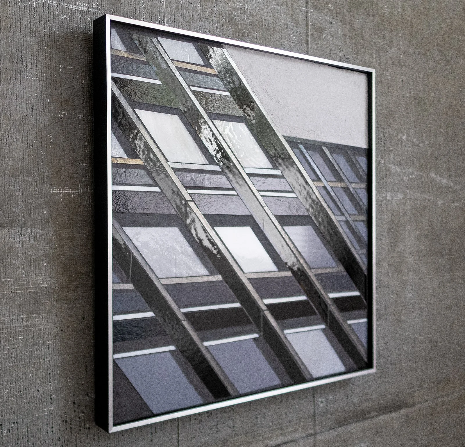 R6.7 gray ANGLE_2970 WEB.jpg