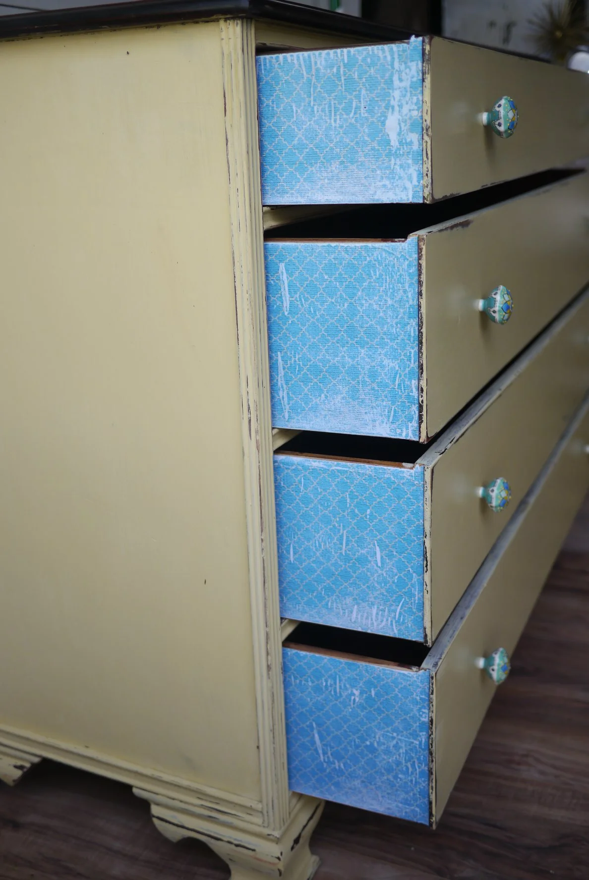 pop of patterned paper on the outsides.jpg