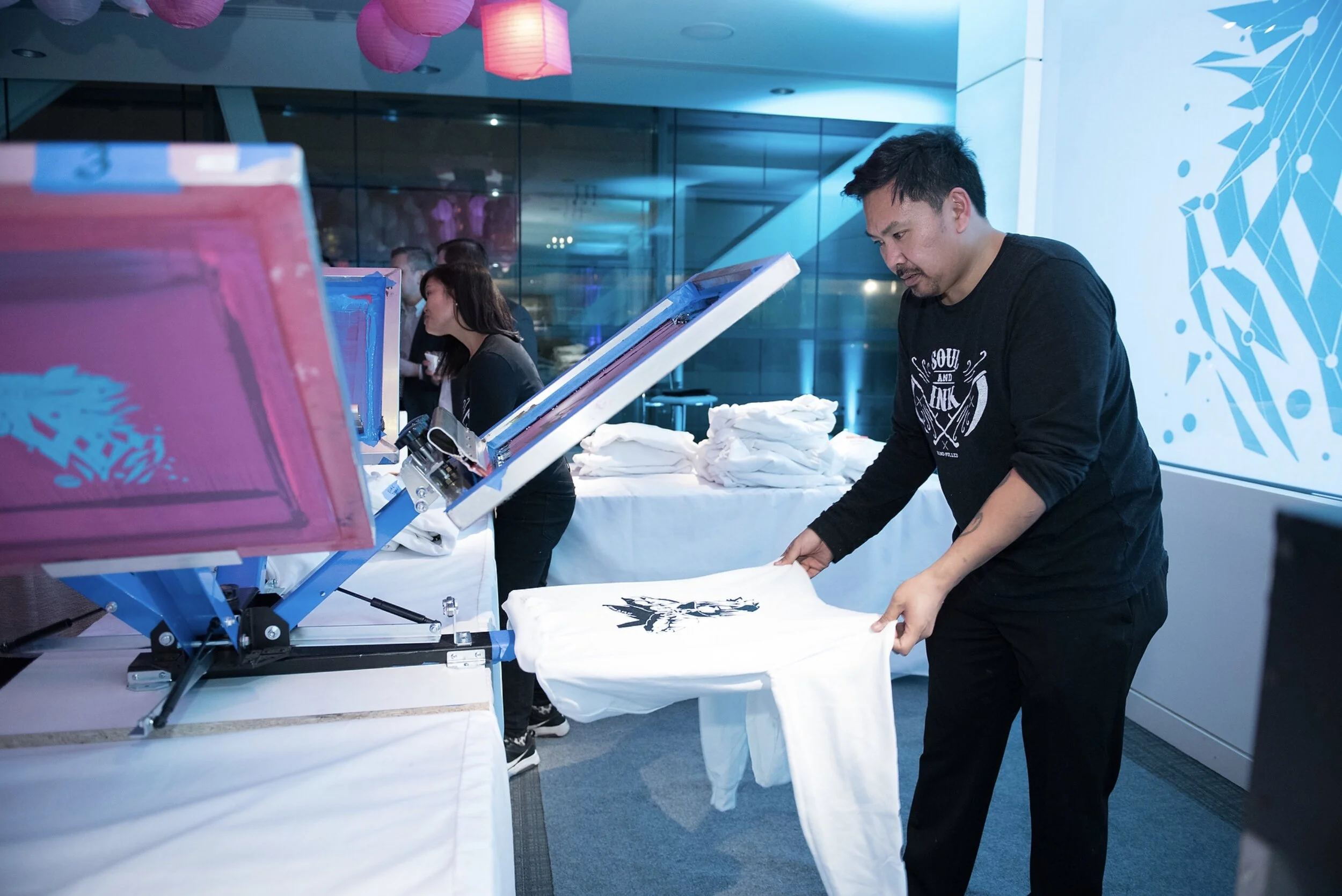 Live Screen Printing On Site Mobile Tradeshow Screen Printing — Rival