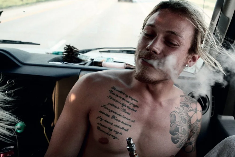 american-honey-2016-008-van-rider-smoking.jpeg