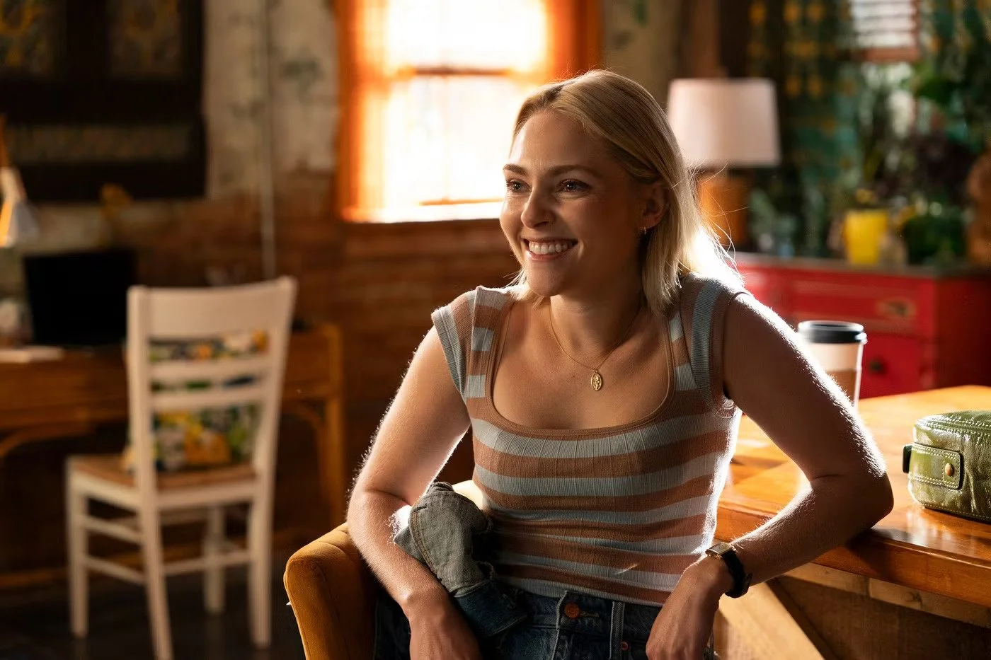 grosse-pointe-garden-society-episode-6-annasophia-robb-as-alice.jpeg