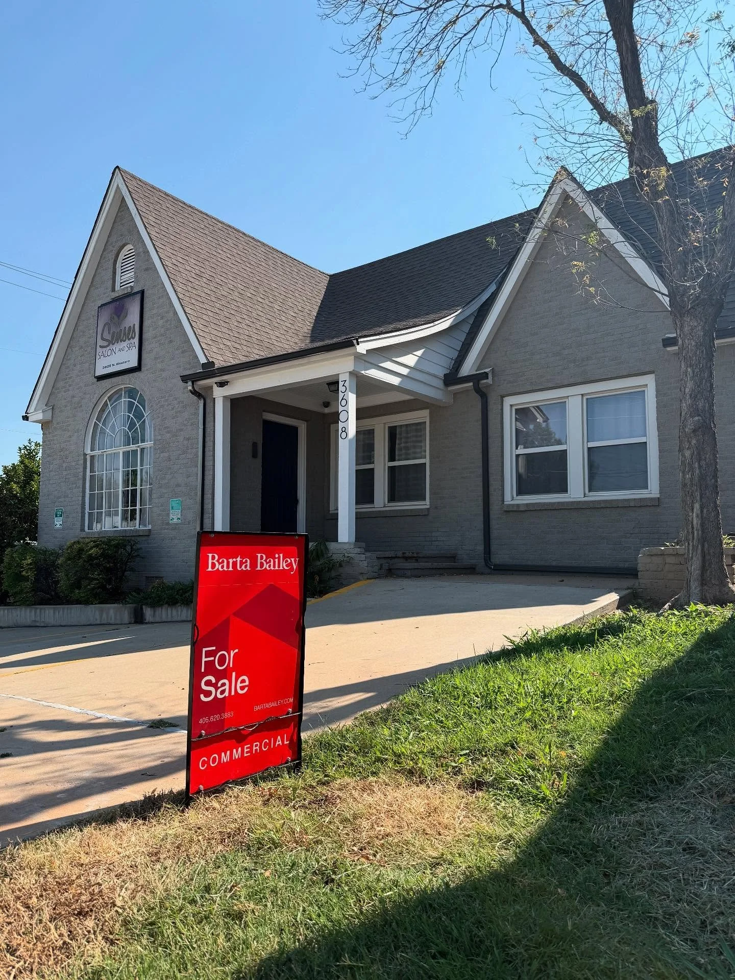 3608 N Western | For Sale
1,416 SF
$325,000
A charming little salon building is ready for its next owner. More information available at Bartabailey.com