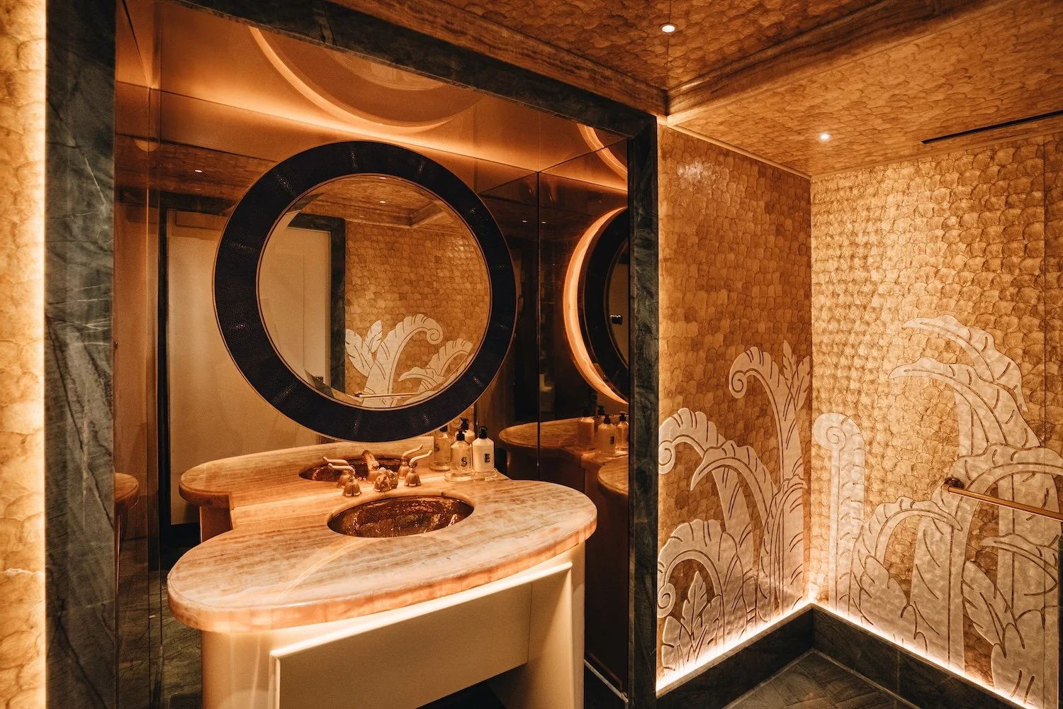 ©Luciforma_La Monique_08.jpg