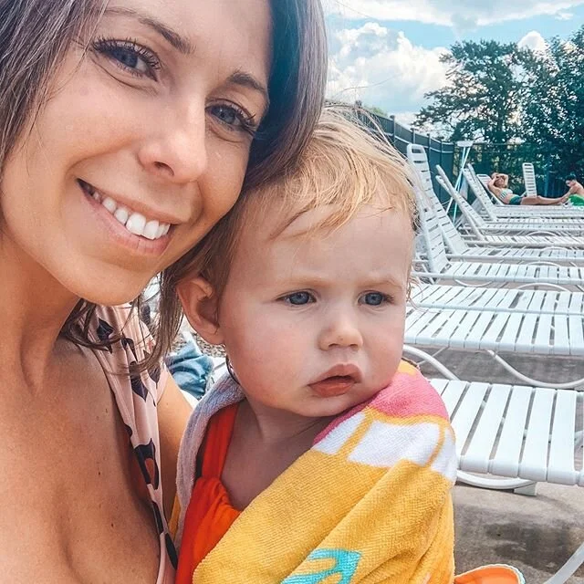 ☀️ pool with mini Micah