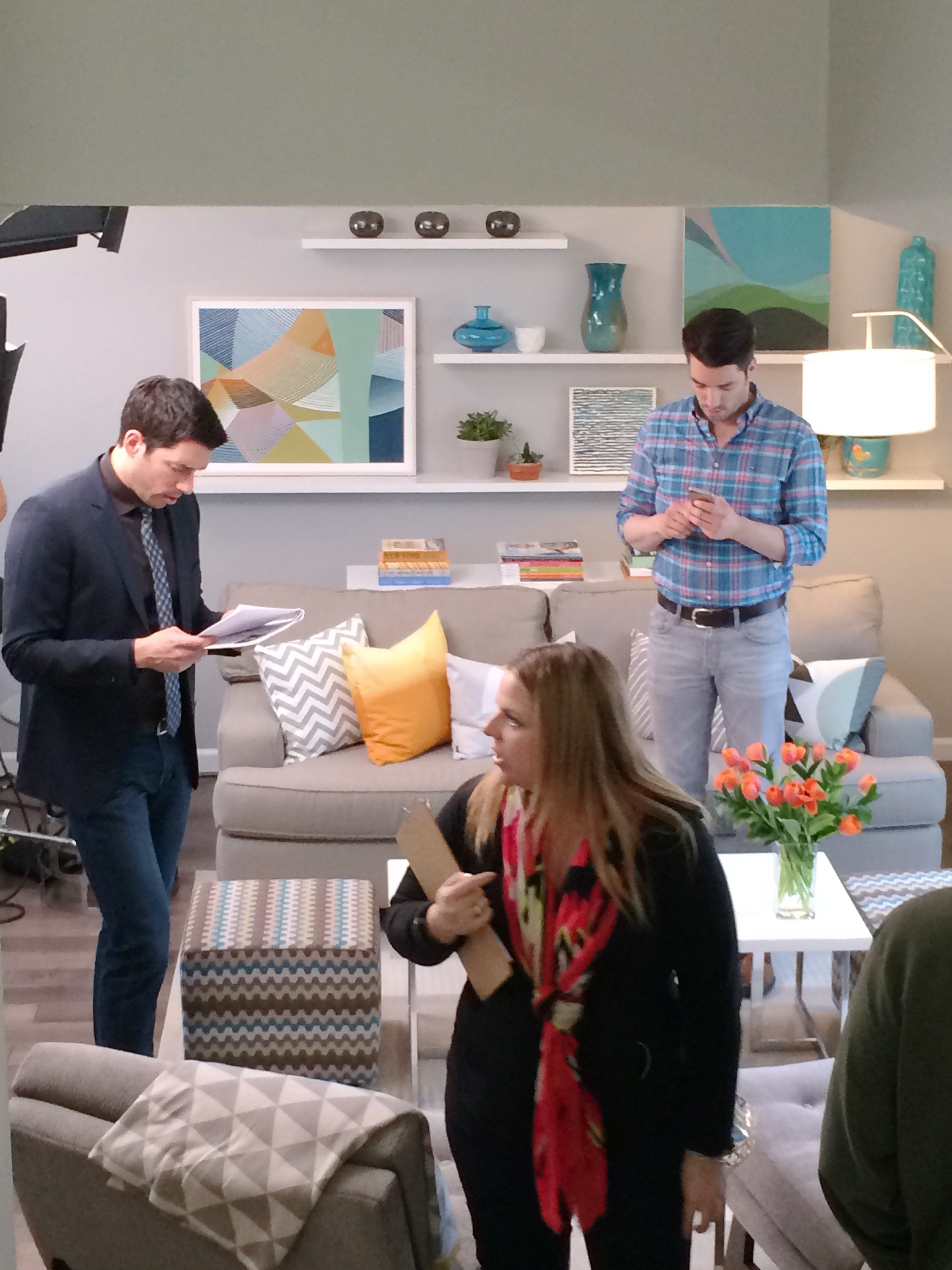HGTV_Buying and Selling with The Property Brothers_Season 3_Episode 316_Behind The Scenes (2).jpg