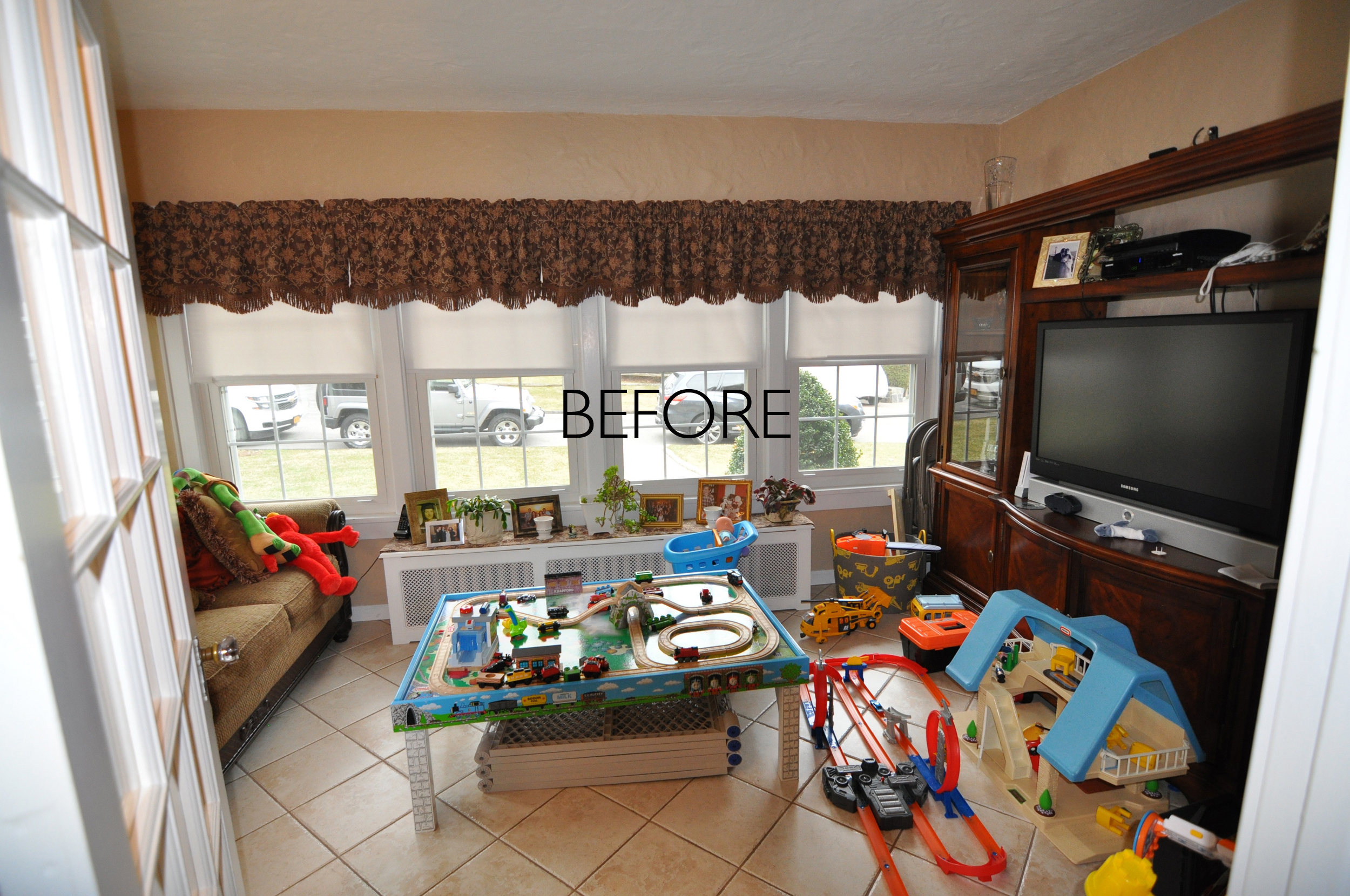 BEFORE Playroom_BEFORE Office_HGTV_Buying and Selling with The Property Brothers_Season 5_Episode 8.jpg