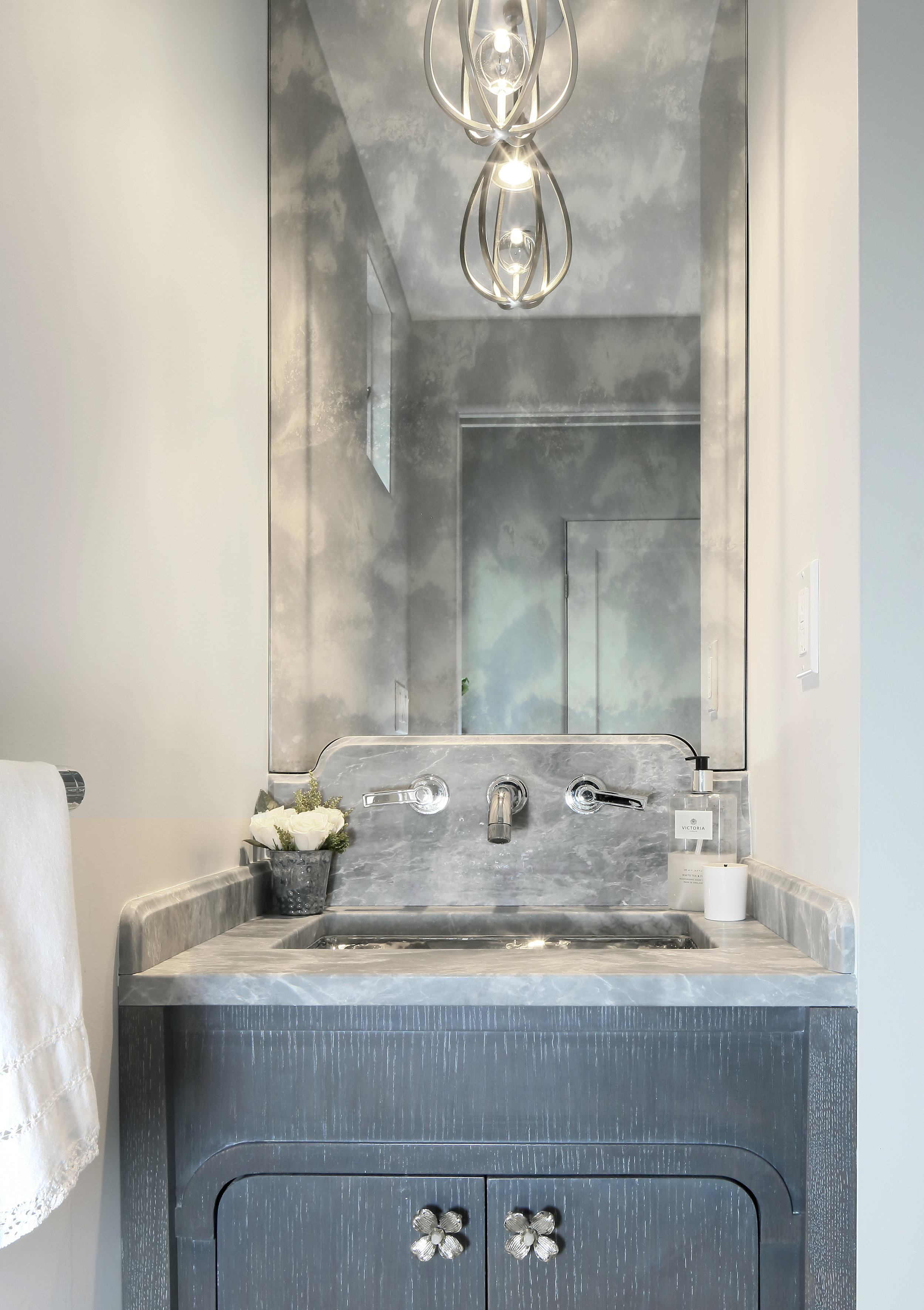 KAM DESIGN_Powder Room_Larchmont_2018